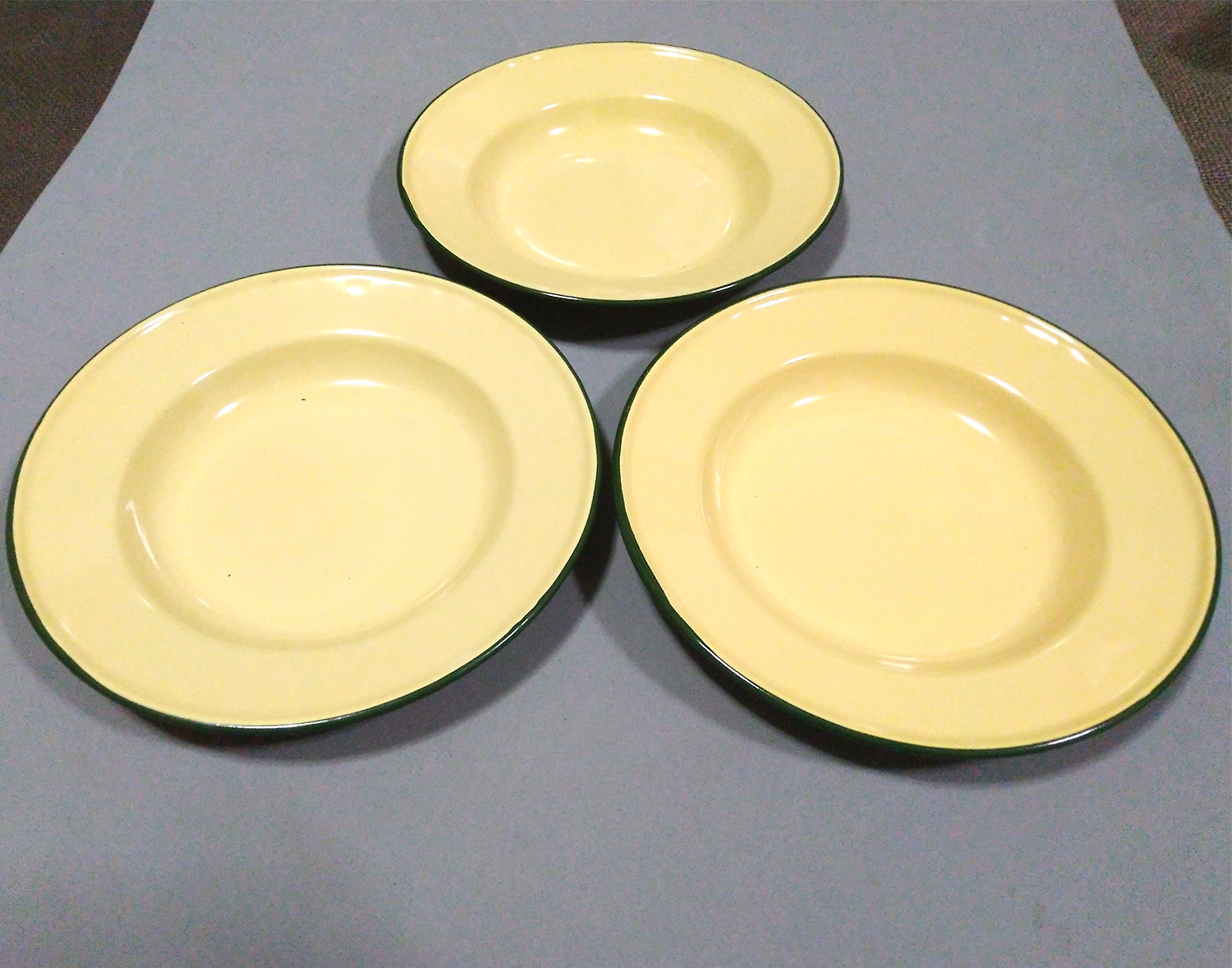 Set 3 Pcs Yellow enamel round dishes enamelware Dinner Plates Vintage Dinnerware