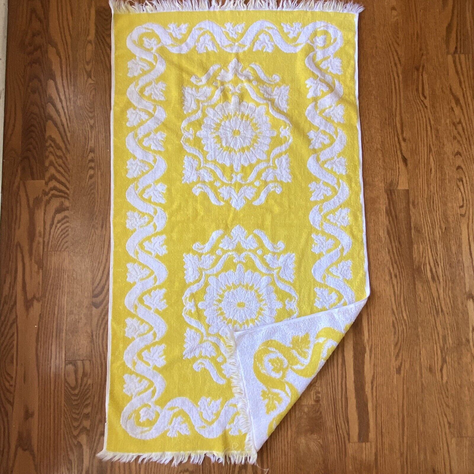 Vintage St. Mary\'s Yellow & White Bath Towel Sculpted Fringe Made In USA