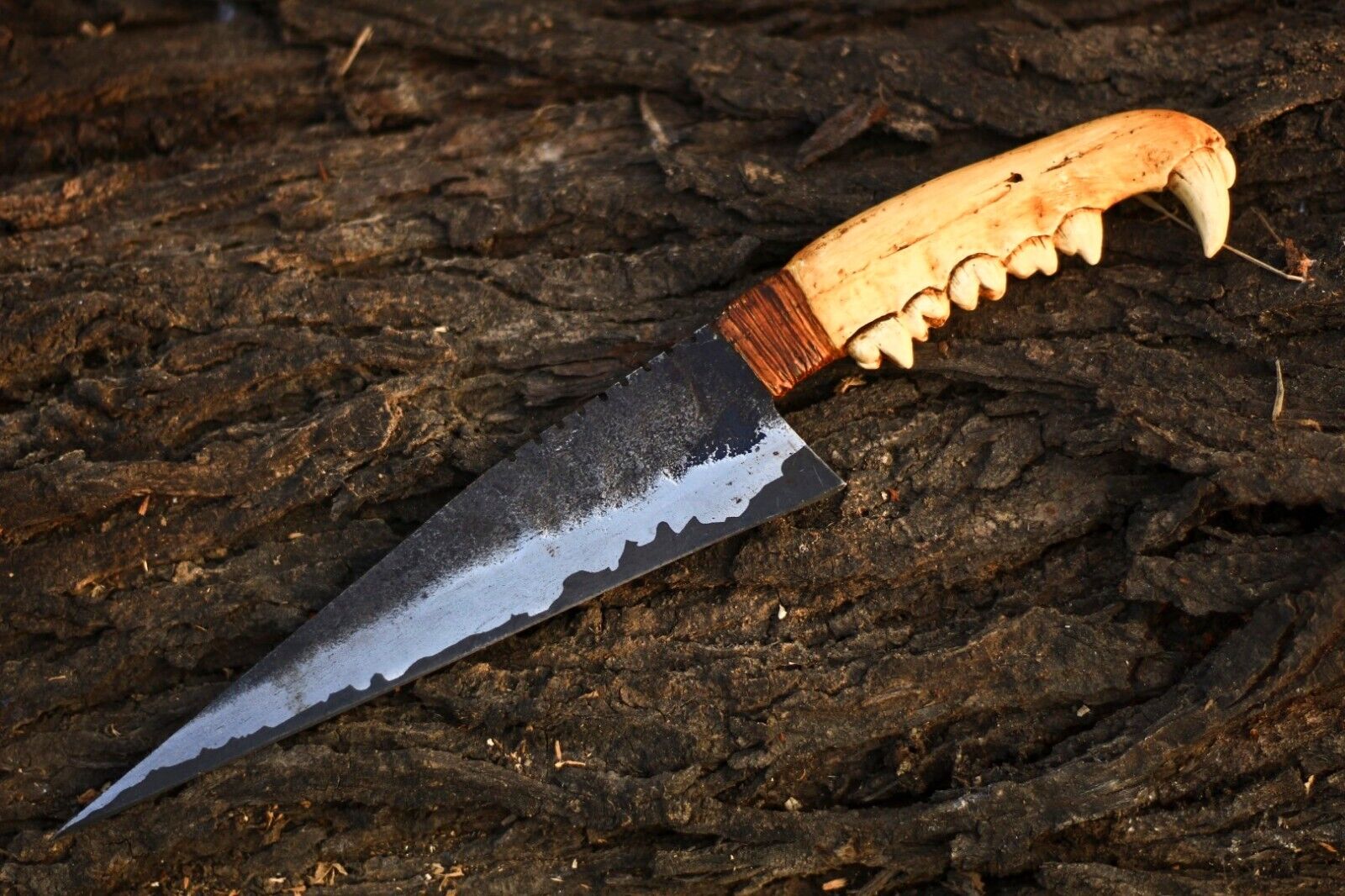 Rare handmade camping hiking hunting kitchen use carbon steel jaw design knife