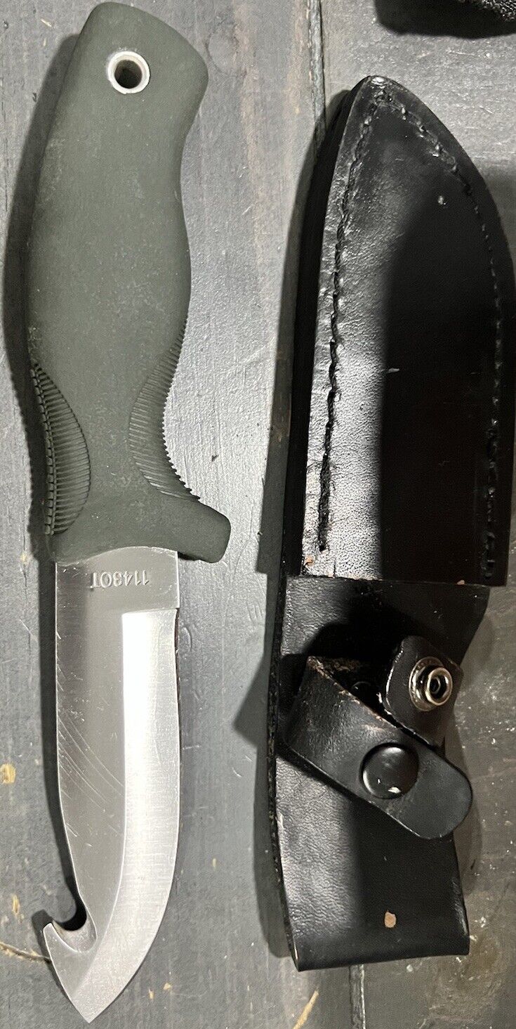 Schrade 143OT USA Knife W/Lanyard Hole Gut Hook Blade 9-1/2 Black Leather Sheath