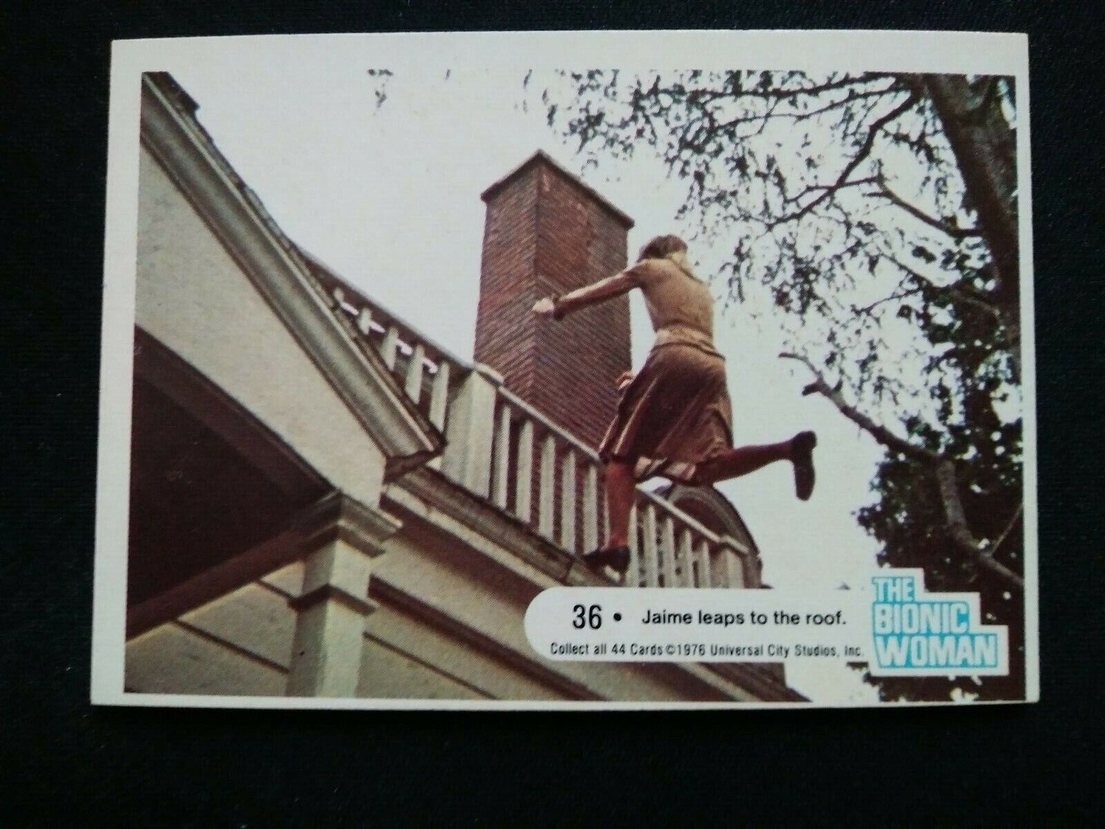 1976 Dunruss Bionic Woman Card # 36 Jamie leaps.... (VG/EX)