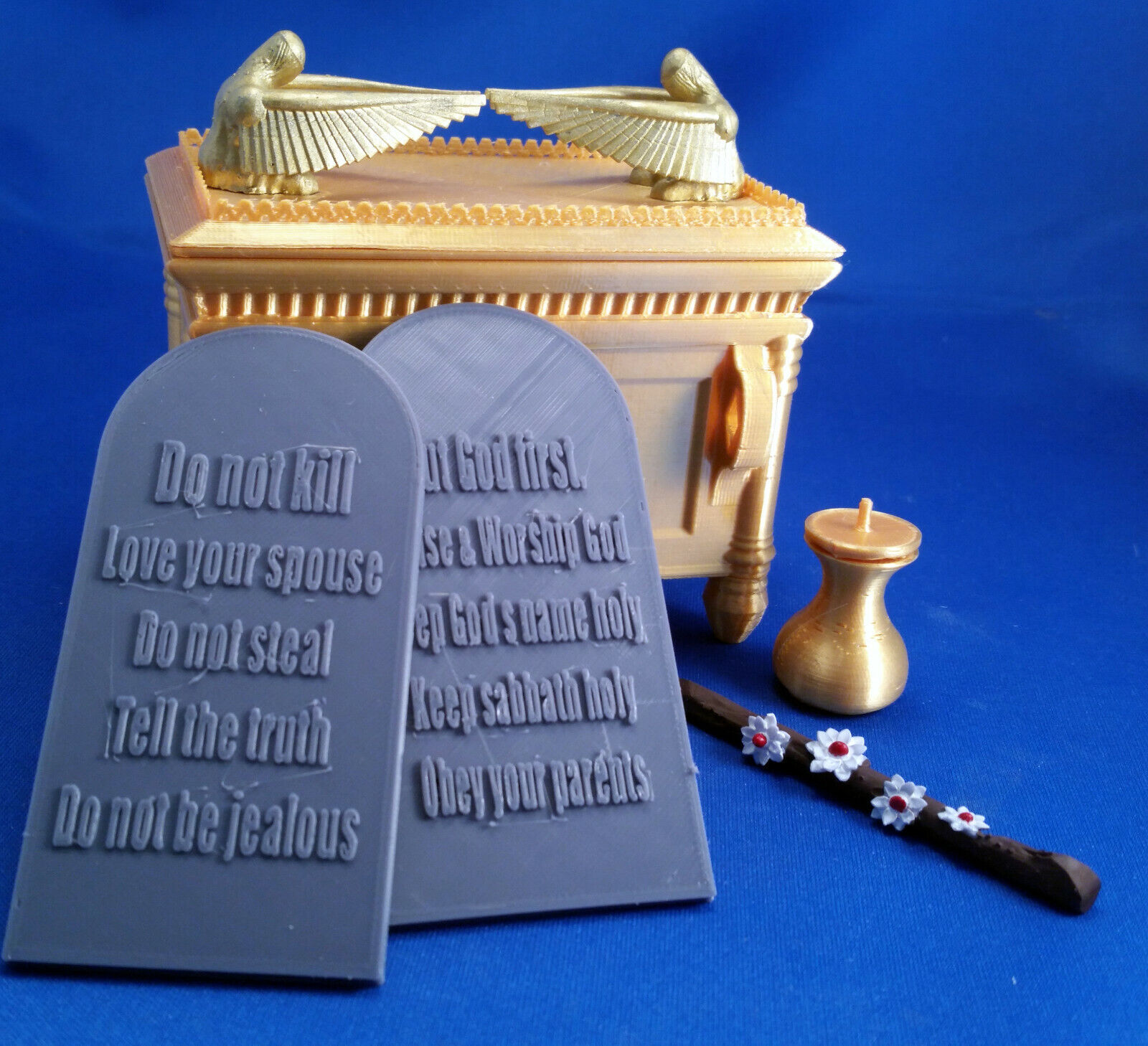 Ark of the Covenant Model - With Contents