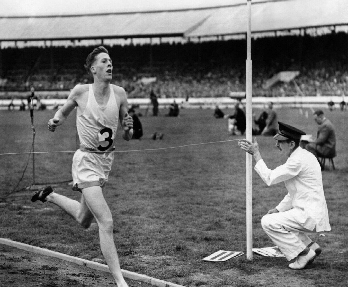 Record Breaking Athlete & Runner Roger Bannister Picture Photo Print 13\