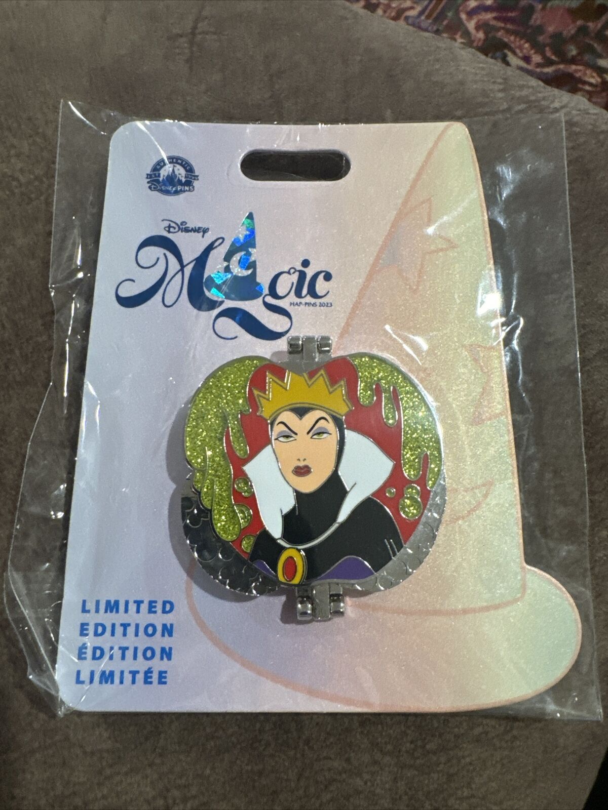 Disney Pin Magic Hap-Pins 2023 Magical Transformation Evil Queen To Old Hag