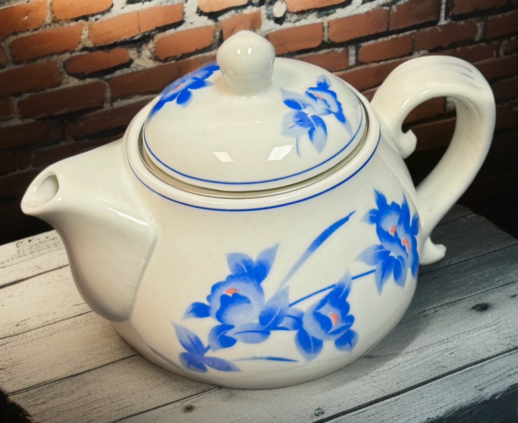 Cheng's White Jade Porcelain Tea Pot With Inner Filter in Blue Flower Pattern