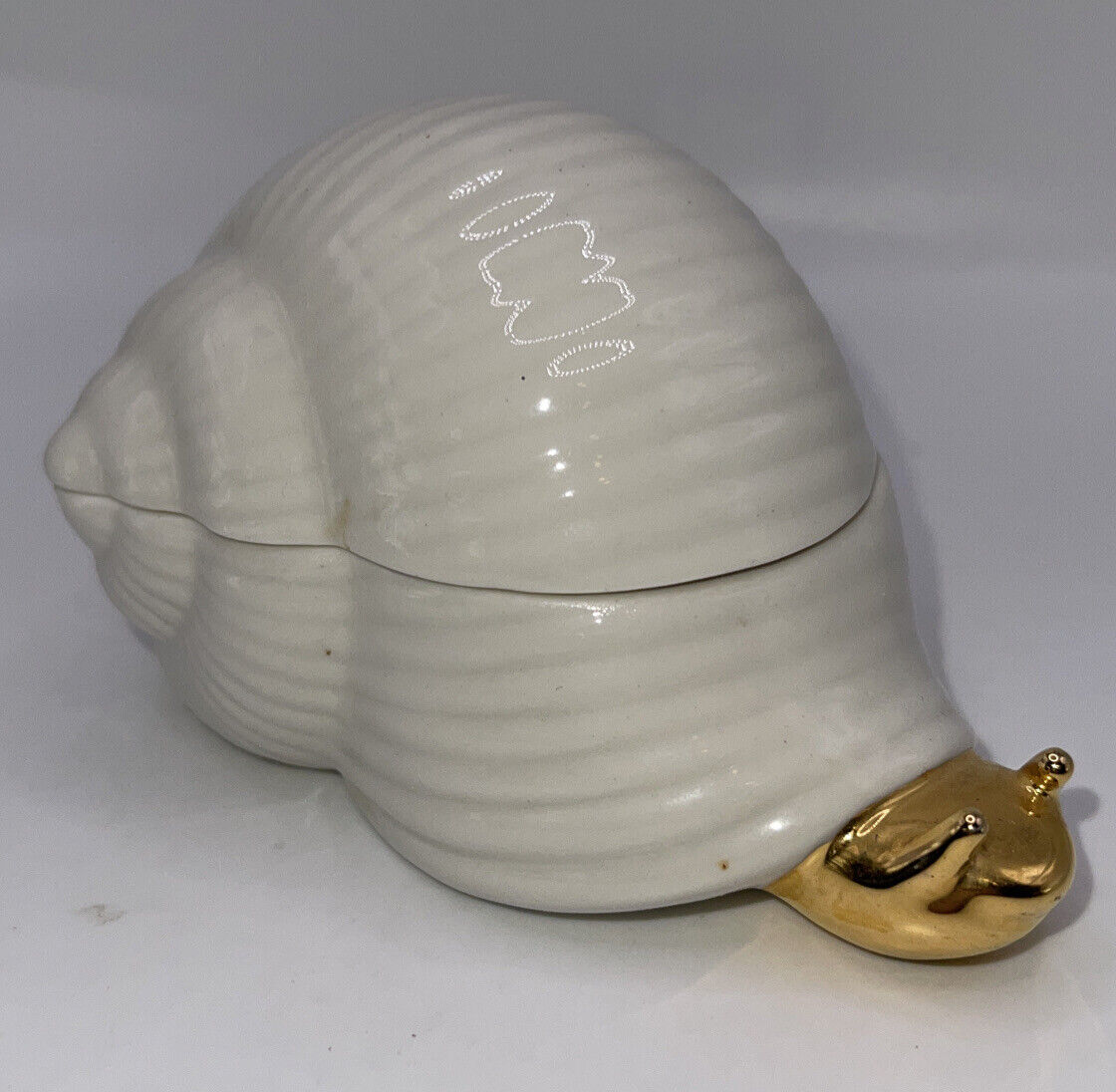 D\'Arte Agostinelli Porcelain hand painted Snail Trinket Box Italy gold 4 Inches