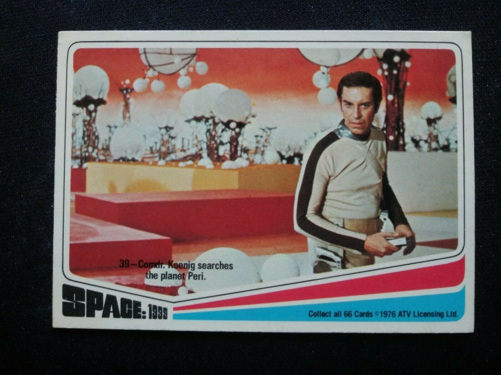 1976 Dunruss Space: 1999 Card # 39 Koenig searches the planet.... (EX) 