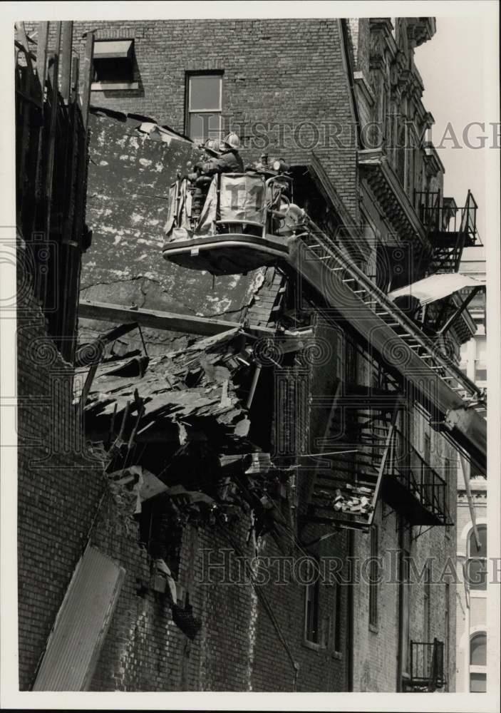 1983 Press Photo Firemen at Colonial Theater Building Collapse in Harrisburg