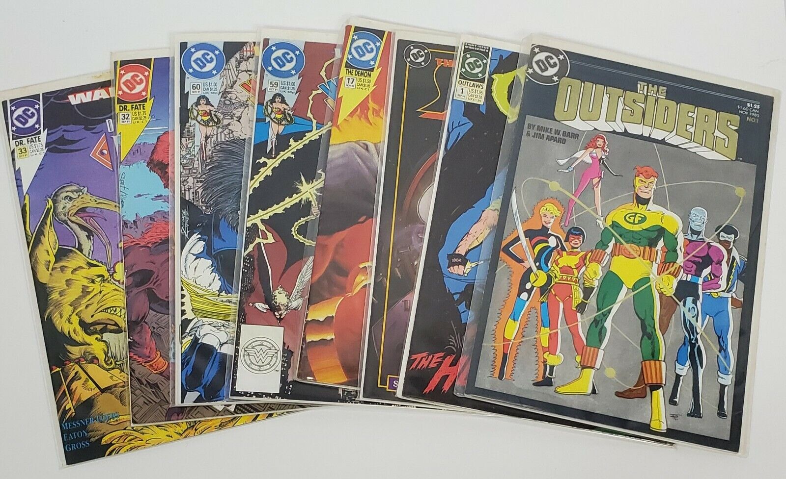 Wonder Woman, Dr. Fate, Shadow Helfer, Outsiders, Demon, Outlaws Lot 8 DC Comic