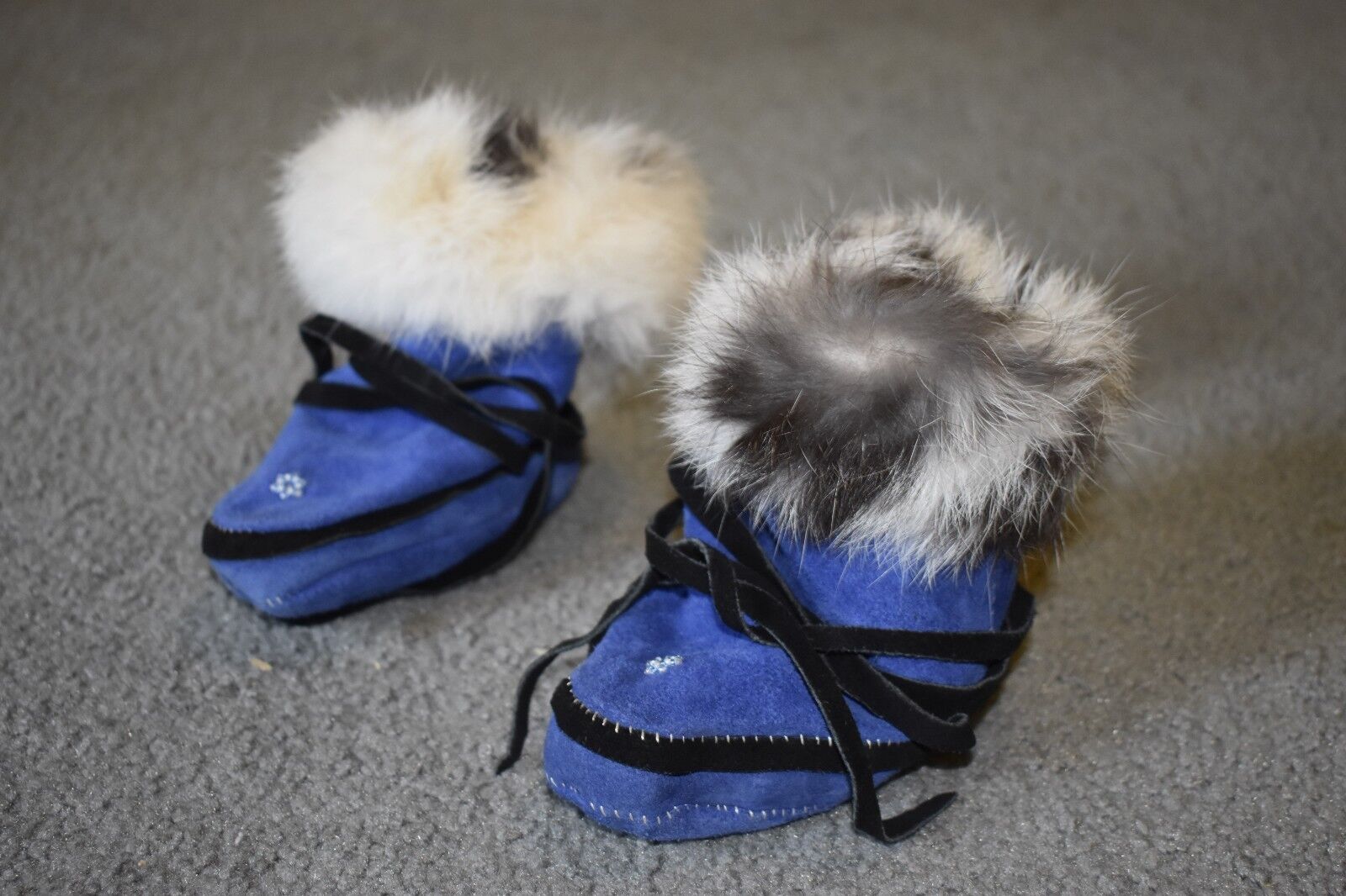 ALASKAN fur MOCCASINS fur booties LEATHER blue BEADS Toddler GENUINE 
