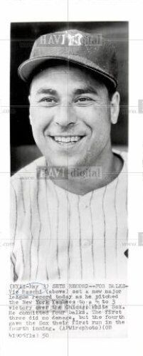 1950Press Photo Vic Raschi NY Yankees Pitcher -141