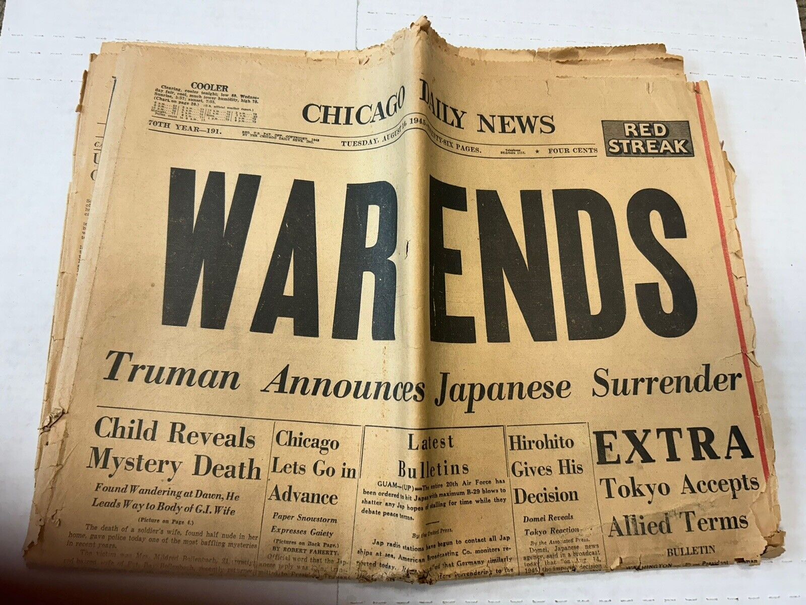 CHICAGO DAILY NEWS AUGUST 14, 1945 WAR ENDS VJ DAY FULL NEWSPAPER GOOD CONDITION