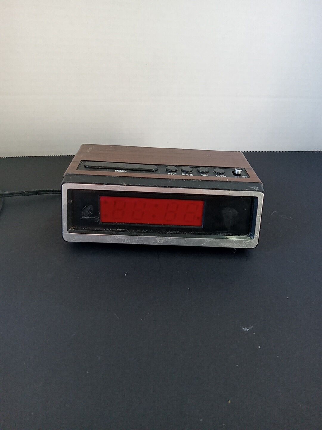 Vintage Digital Alarm/clock (Small)