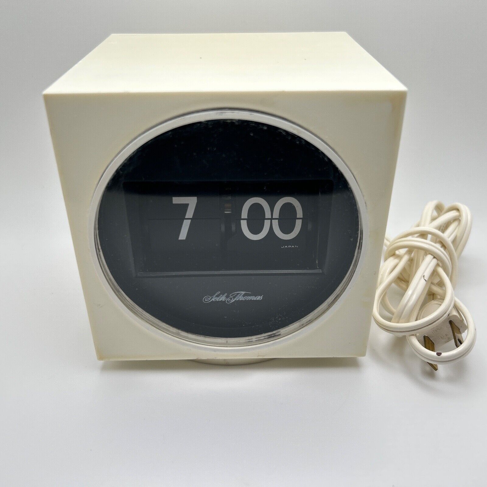 Vintage Seth Thomas Speed Read Cube Clock White 0854-000 - Working