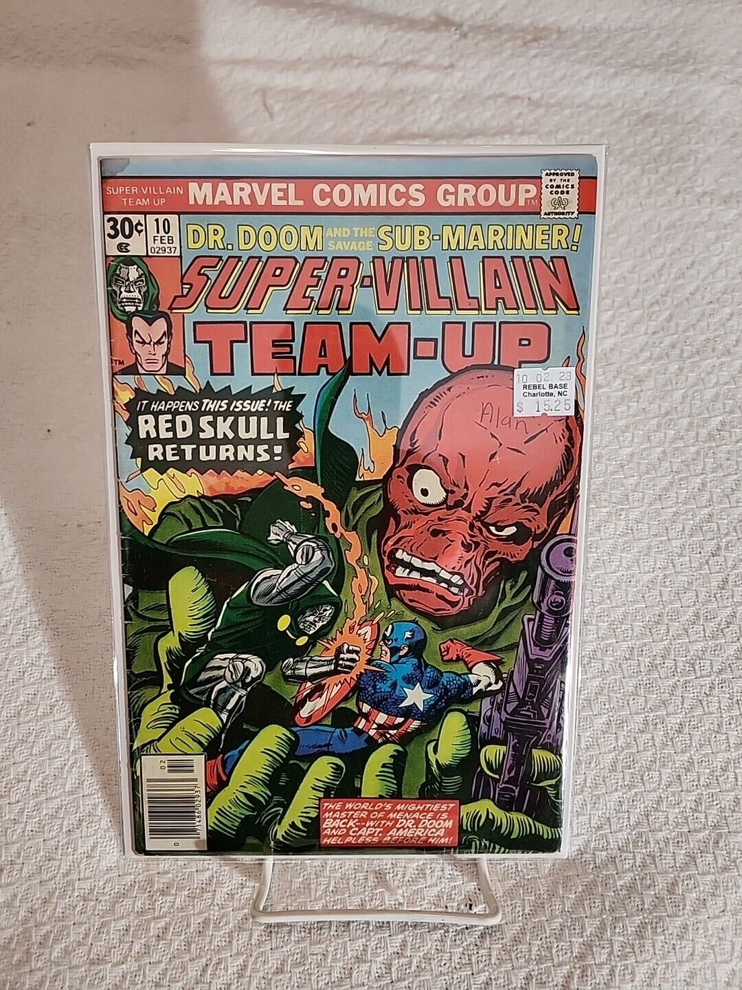 Super-Villain Team-Up #10 Dr Doom and Sub-Mariner (Marvel Comics 1976) Red Skull