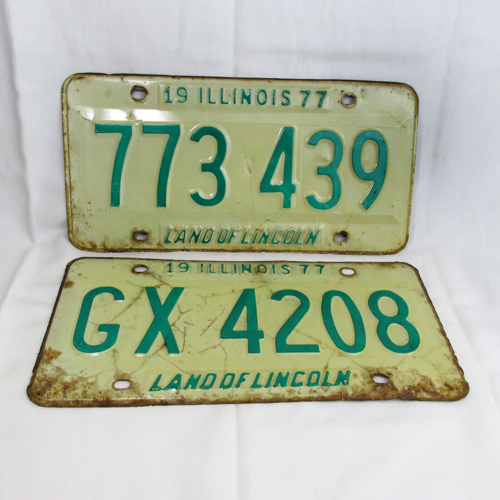 Vtg Lot of (2) 1977 Illinois License Plates 773 439 & GX 4208 Land of Lincoln