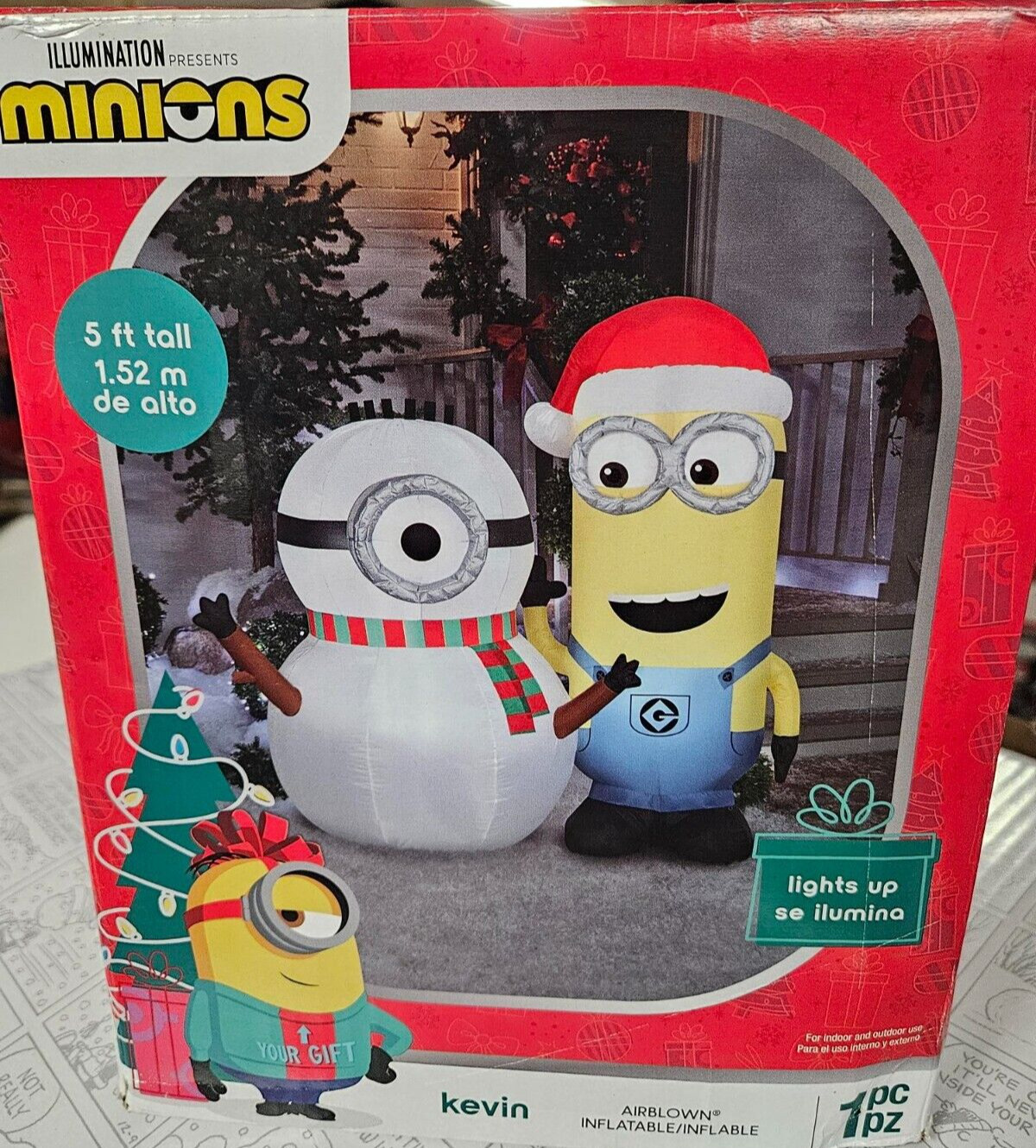 Gemmy 5ft Tall Minion Kevin Building Snowman Scene Christmas Inflatable