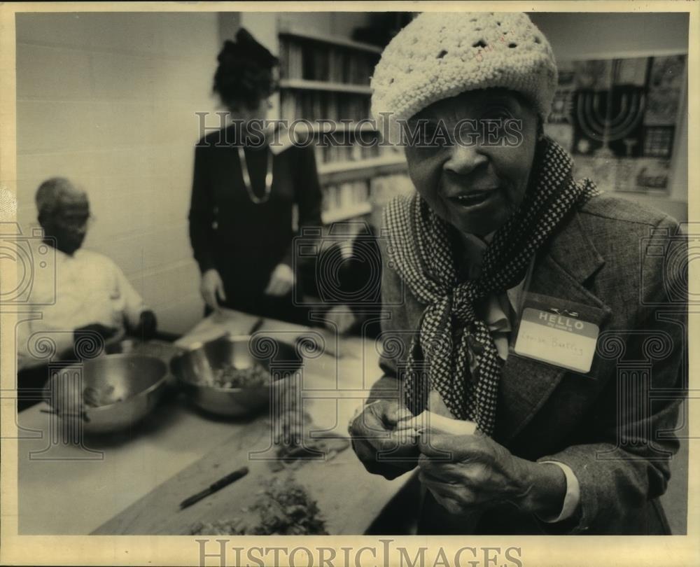 1992 Press Photo Louis Brantley at Jewish Community Center Alzheimer\'s Program