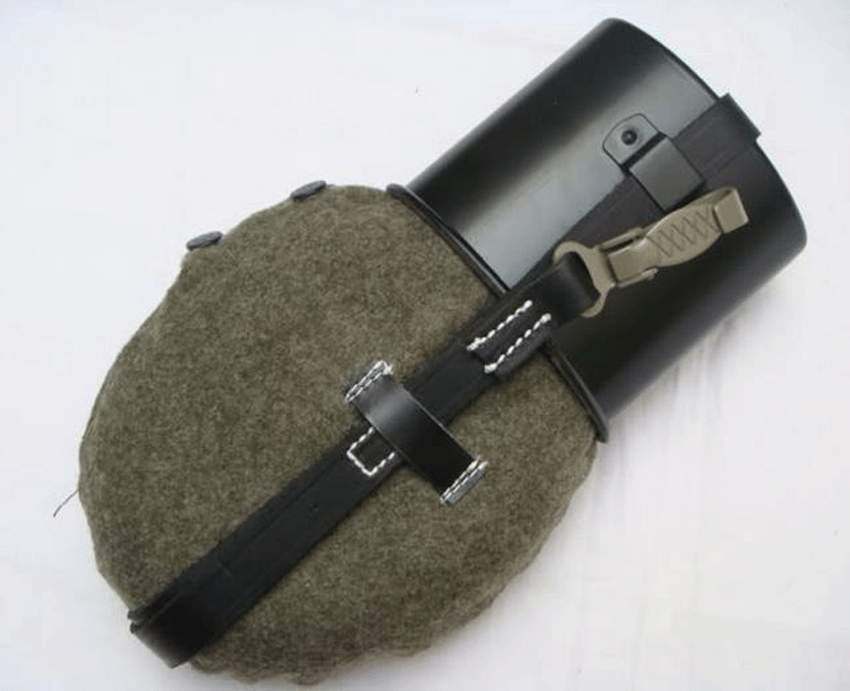Military Bottle Kettle WWII German Canteen & Strap Set aluminium wool cover