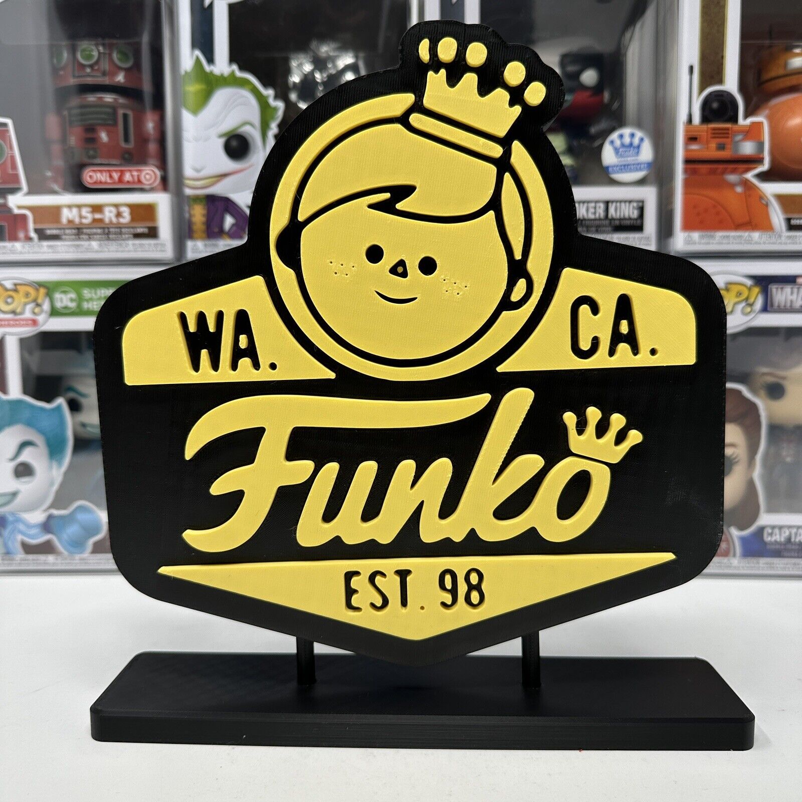3D Printed  FUNKO FREDDY HQ FanSign for your Pops & collectibles