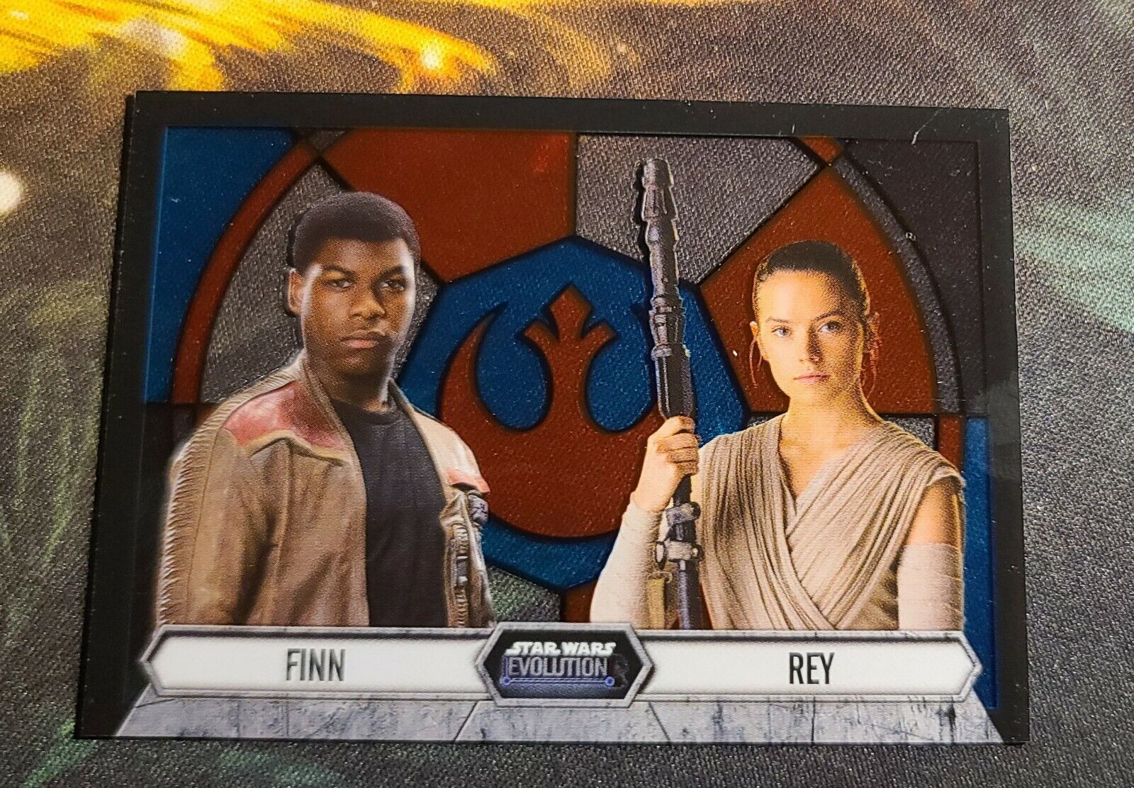 Rey & Finn 2016 Star Wars Evolution Stained Glass Insert Short Print SP Card 9