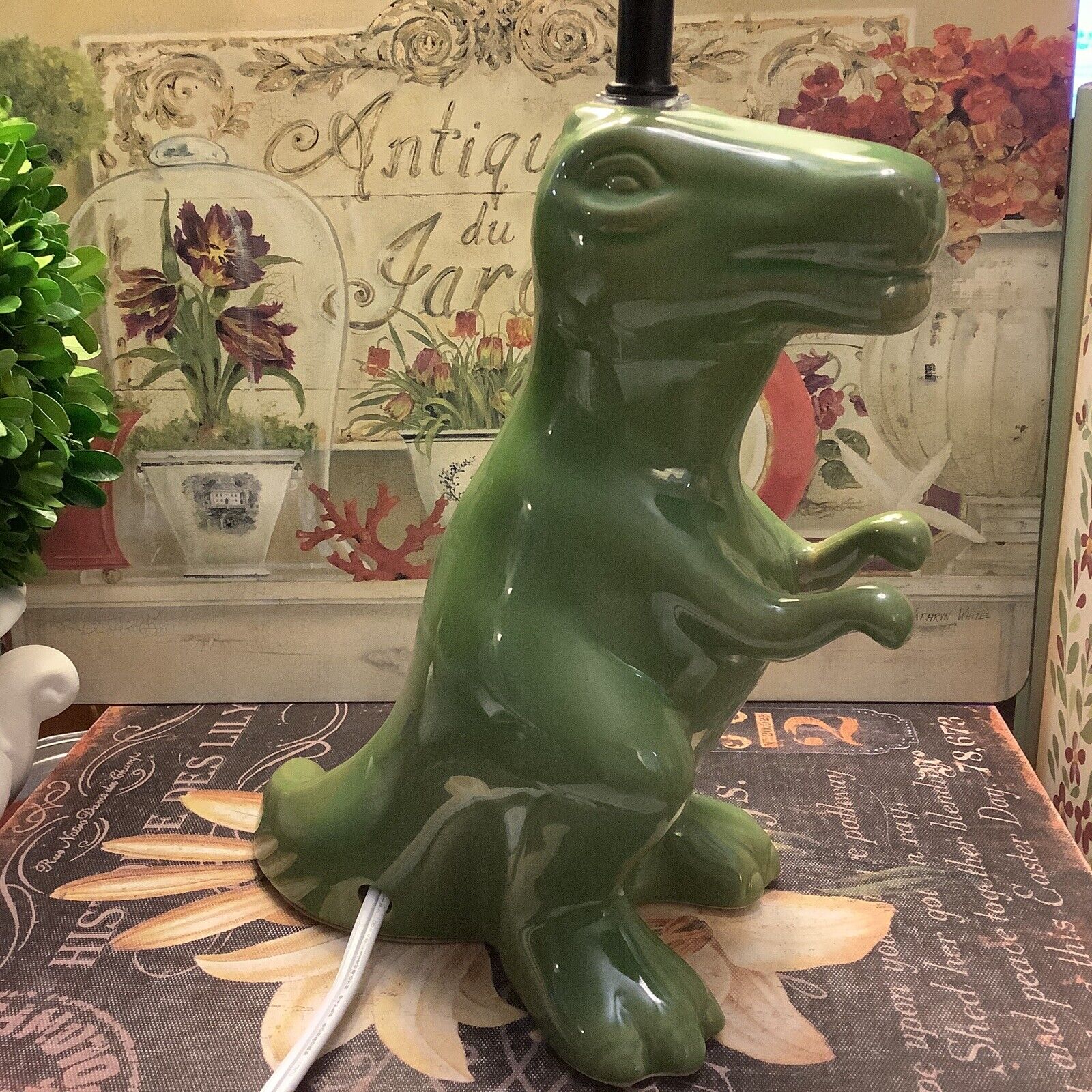 Green Dinosaur Lamp~Excellent Condition~c 2021 Target~Super Cute/Detailed~ 