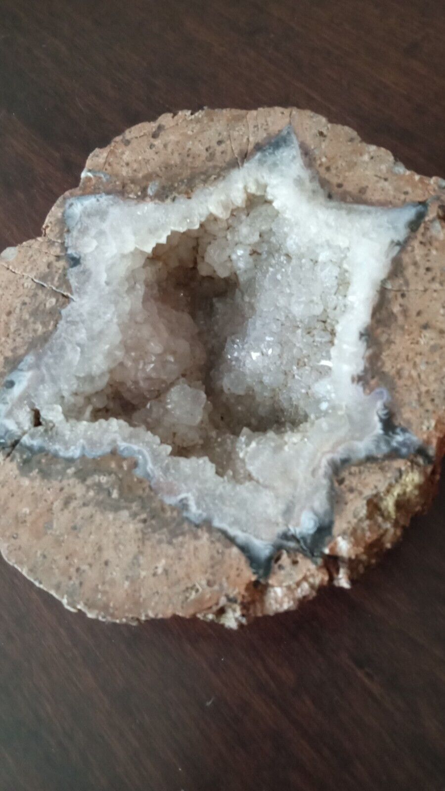 Geode with deep  crystal star formation.