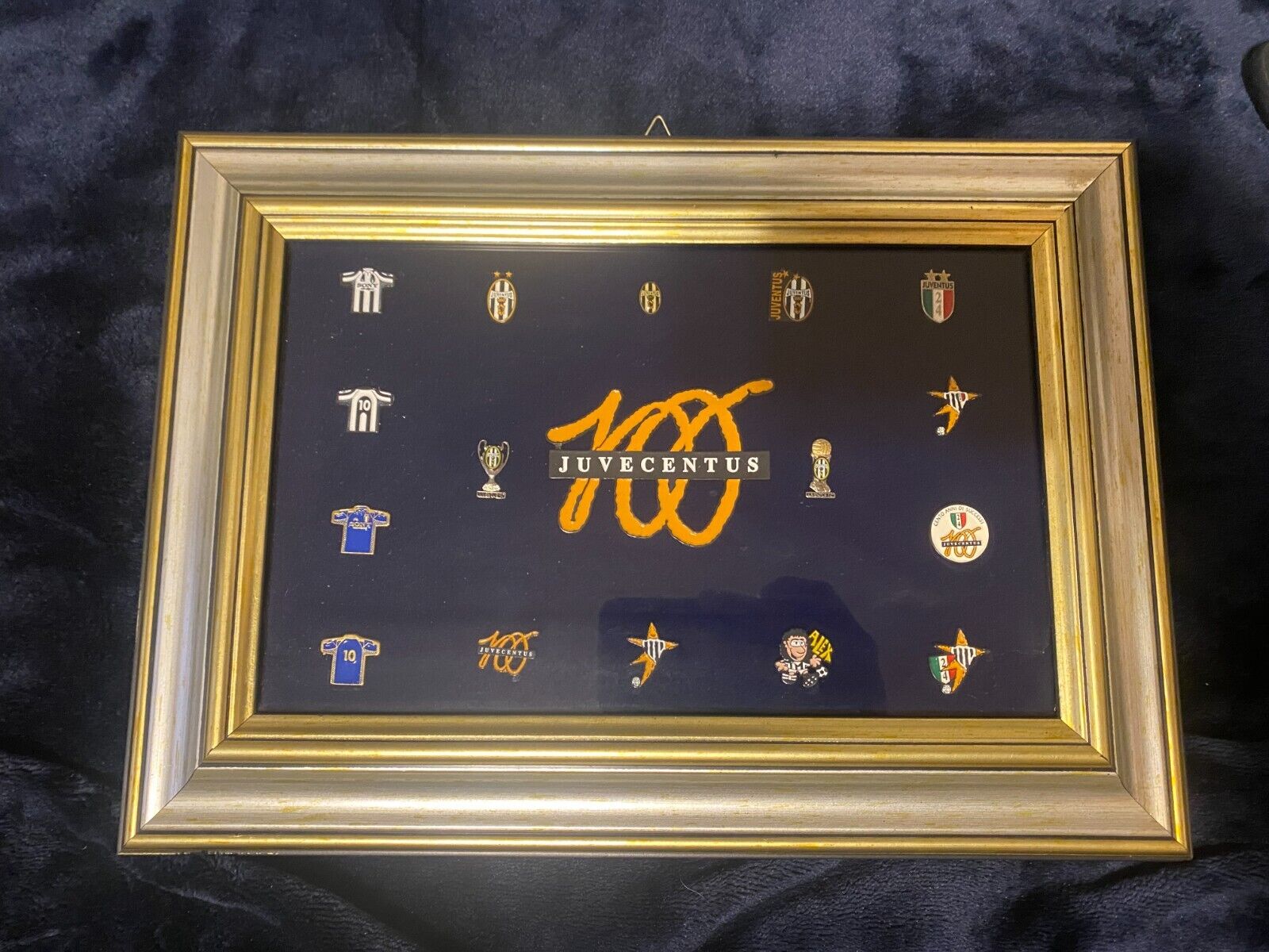 ITALY FC JUVENTUS 100th Anniversary Pins with Frame Super rare