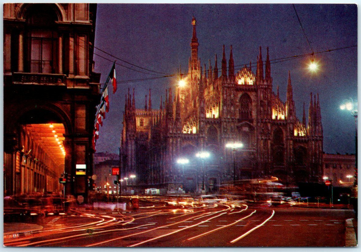 Postcard - Cathedral Square (Coolness) - Milan, Italy