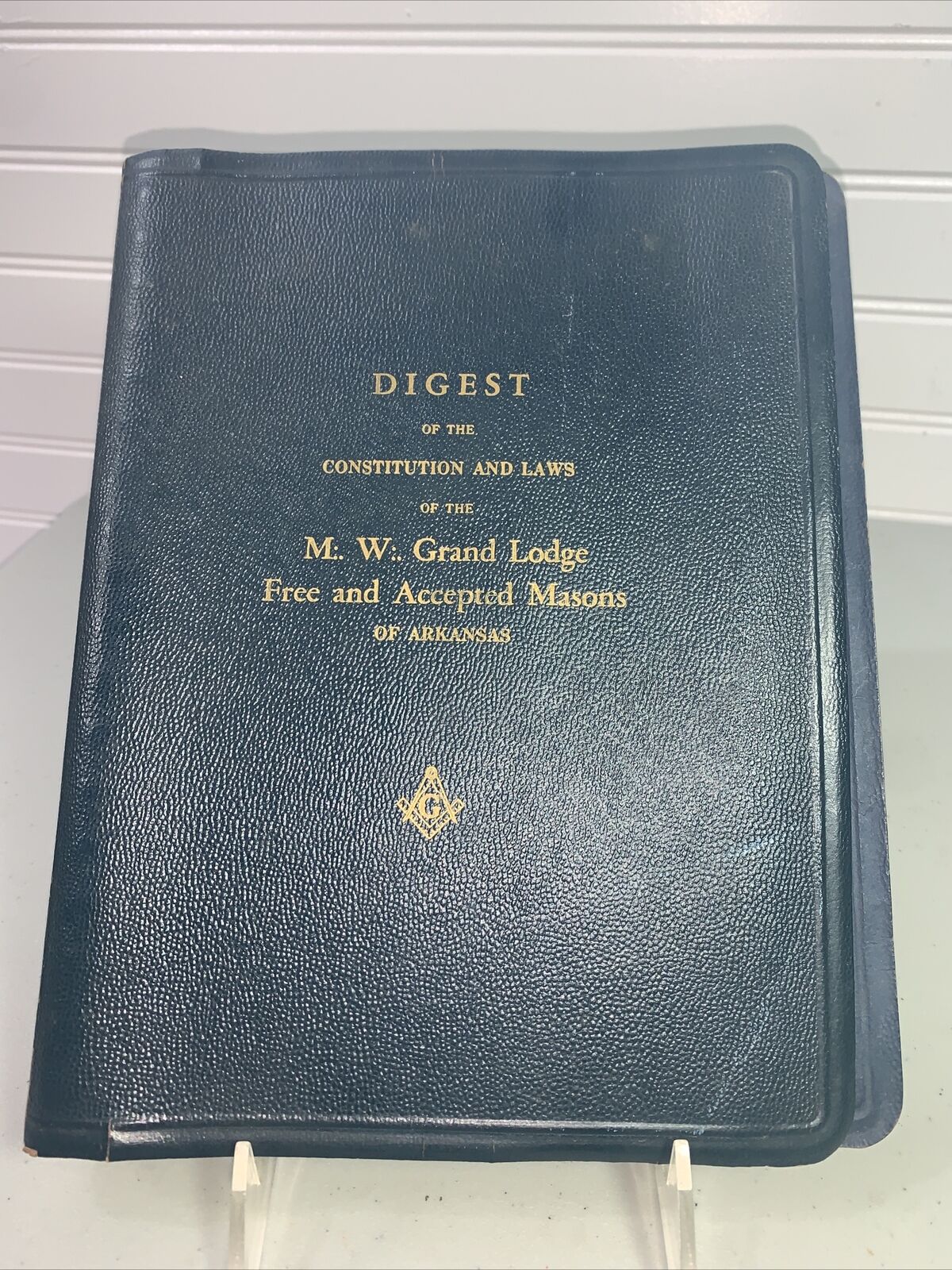 1957 FREEMASONS DIGEST CONSTITUTION & LAWS OF THE M.W. GRAND LODGE OF AR.(7D)