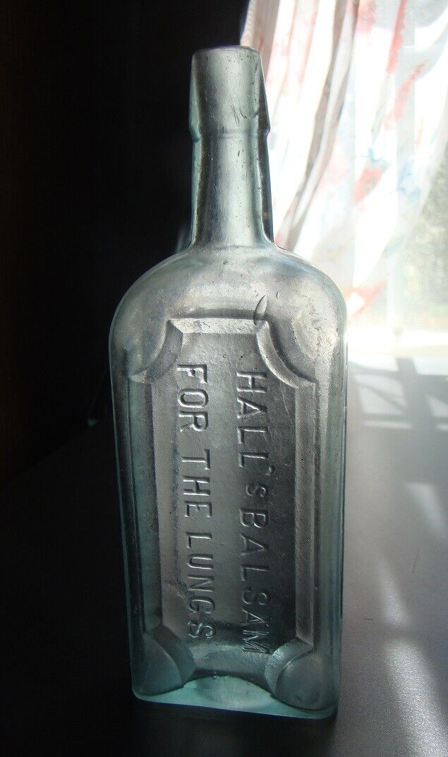 Antique HALL\'S BALSAM FOR THE LUNGS - JOHN F. HENRY& Co. -N.Y. Medicine Bottle