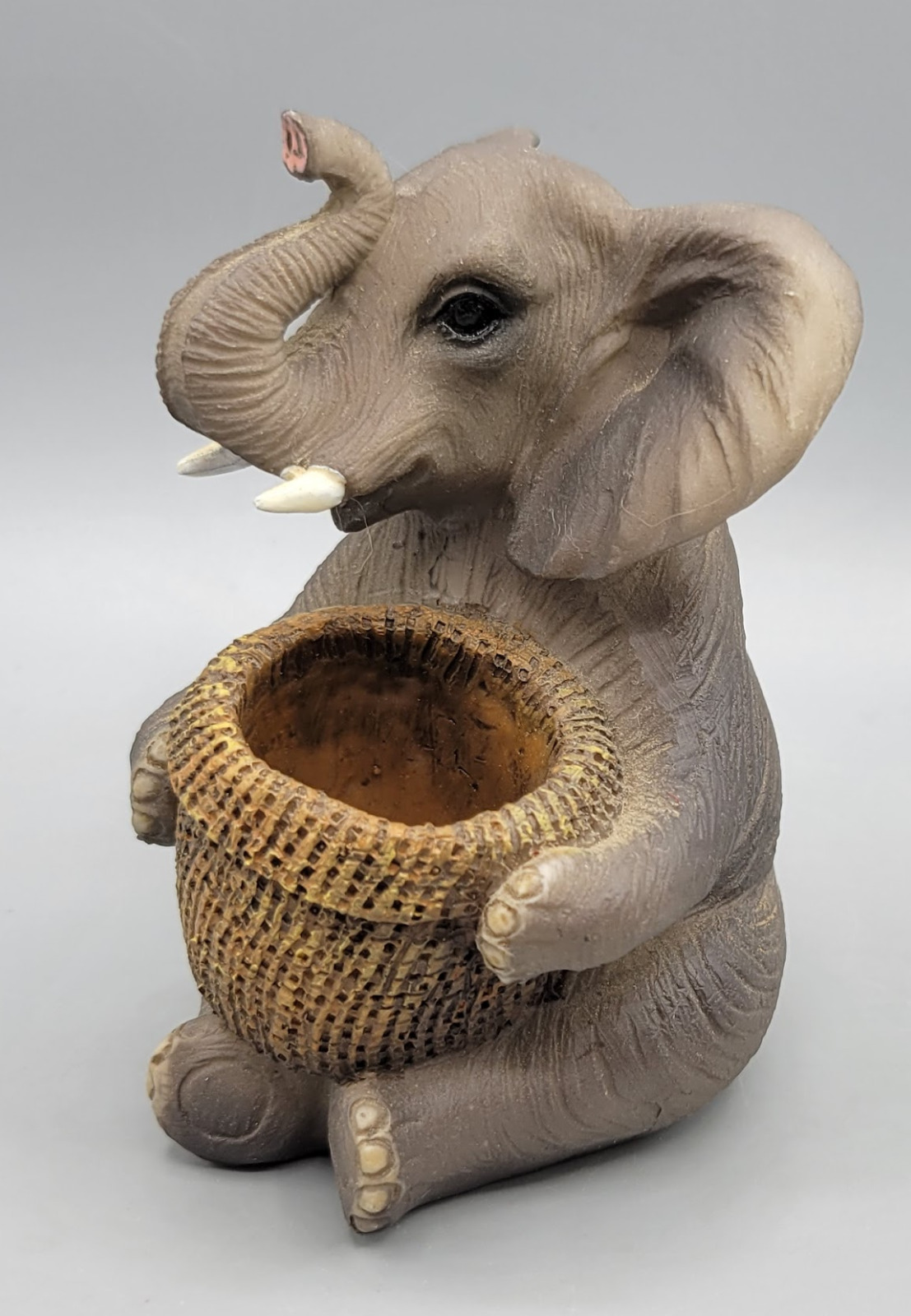 New DWK Corporation 2016 Resin Elephant Toothpick Holder Figurine