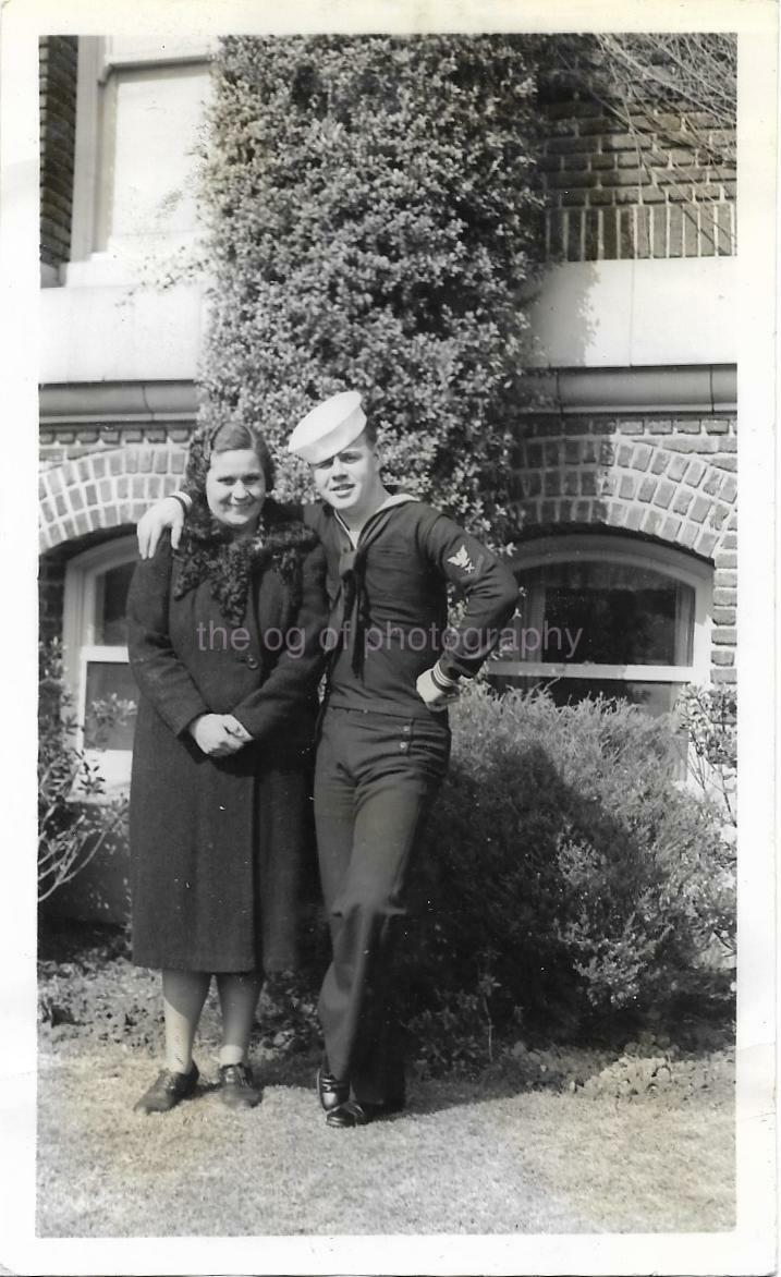 WW2 Era FOUND PHOTOGRAPH bw SAILOR AND MOM Original Snapshot NAVY Vintage 01 29