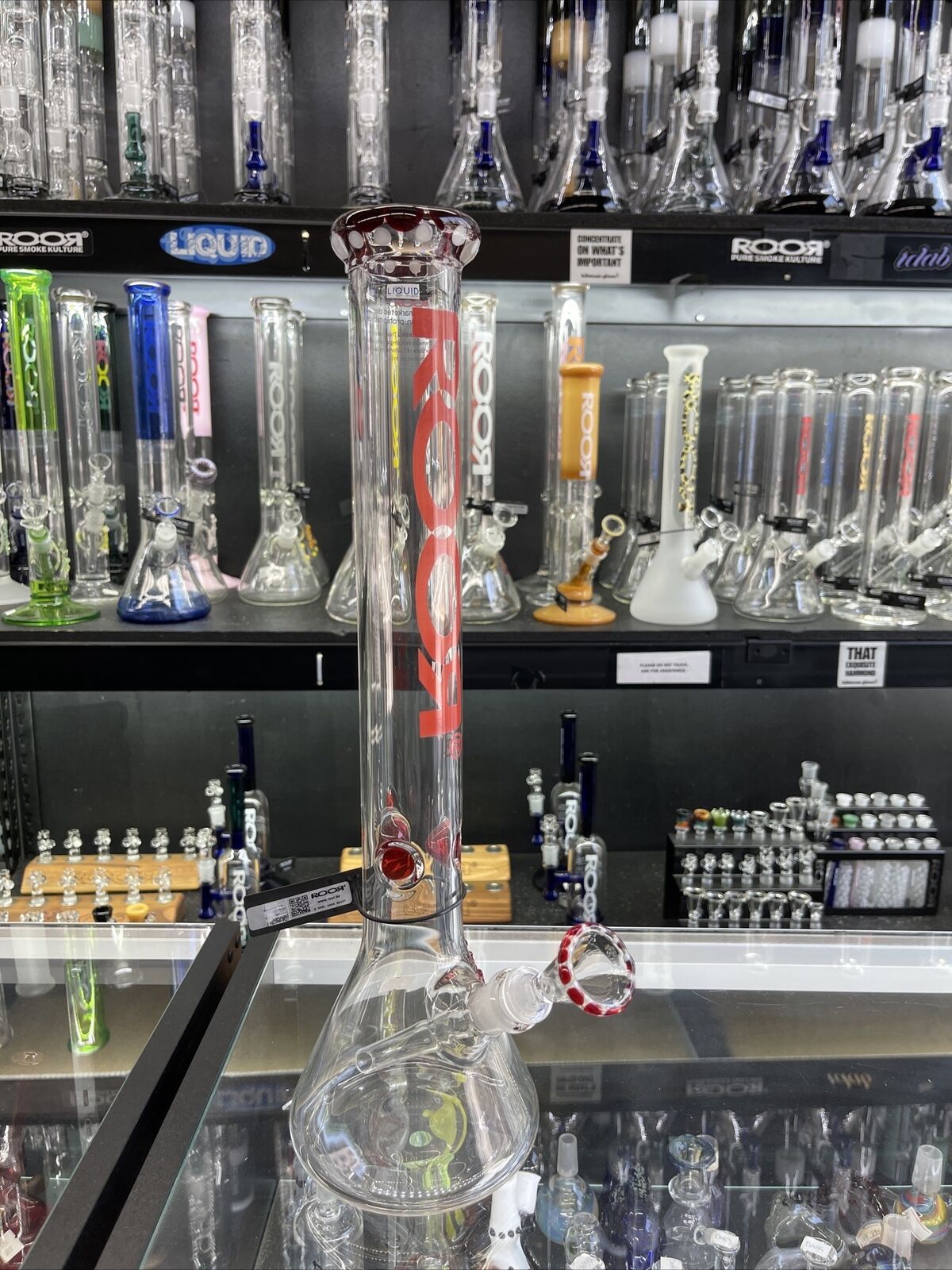 RooR 18” Custom Water Pipe With RooR Authentication Seal.