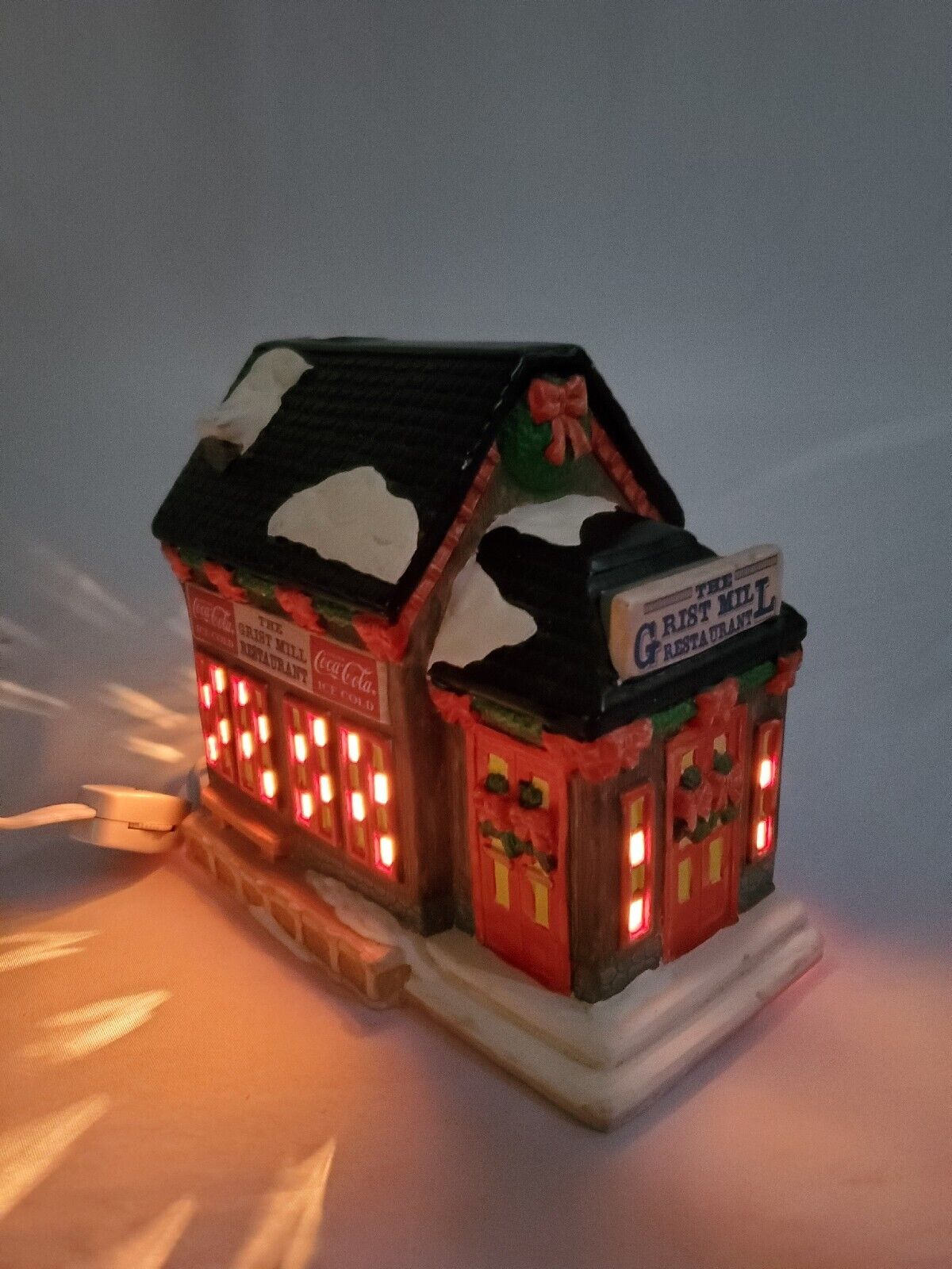 Vintage Grist Mill Restaurant Coca Cola House Lighted Ceramic 1995 Town Square