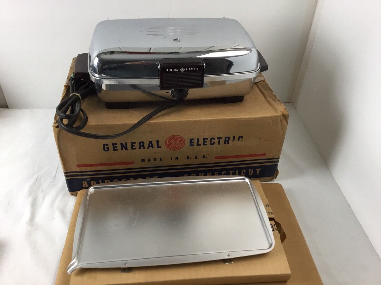 New Vintage GE General Electric Sandwich Grill Waffle Baker Iron 179G40 179
