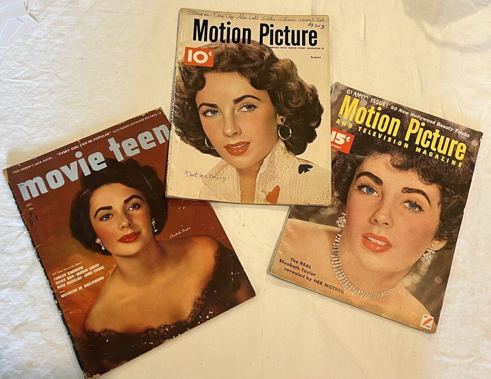 Elizabeth Taylor Fabulous Hollywood Memorabilia Magazines - Lot of 3