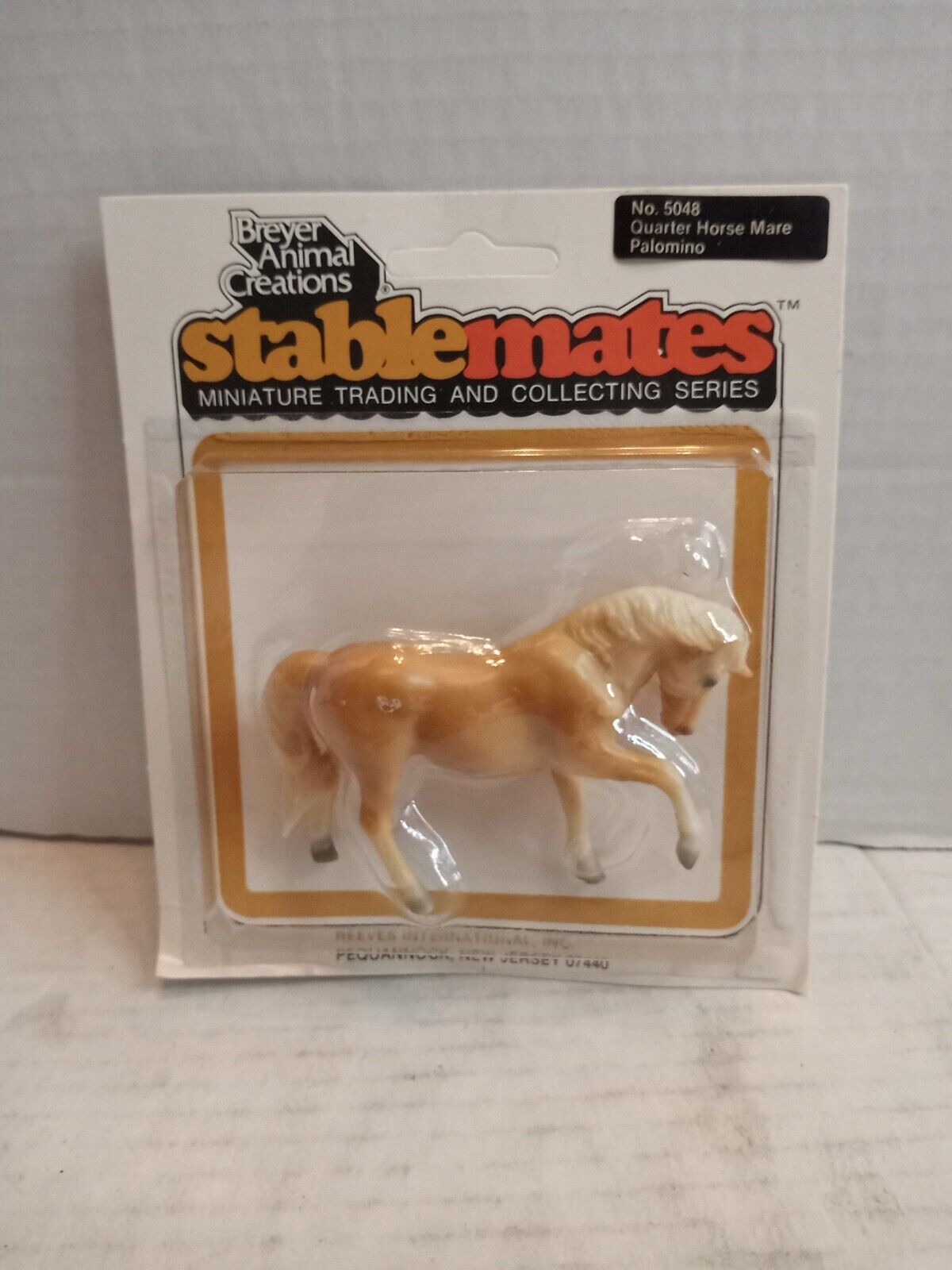 Breyer  5048 Stablemate Quarter Horse Mare Palomino Rare white mane variant