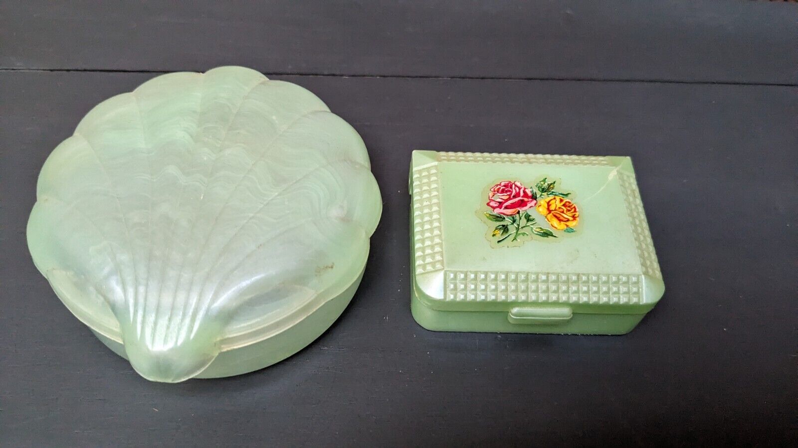 Vintage 1940-1950s Green Celluloid Plastic Pill Hair Pin Trinket Box