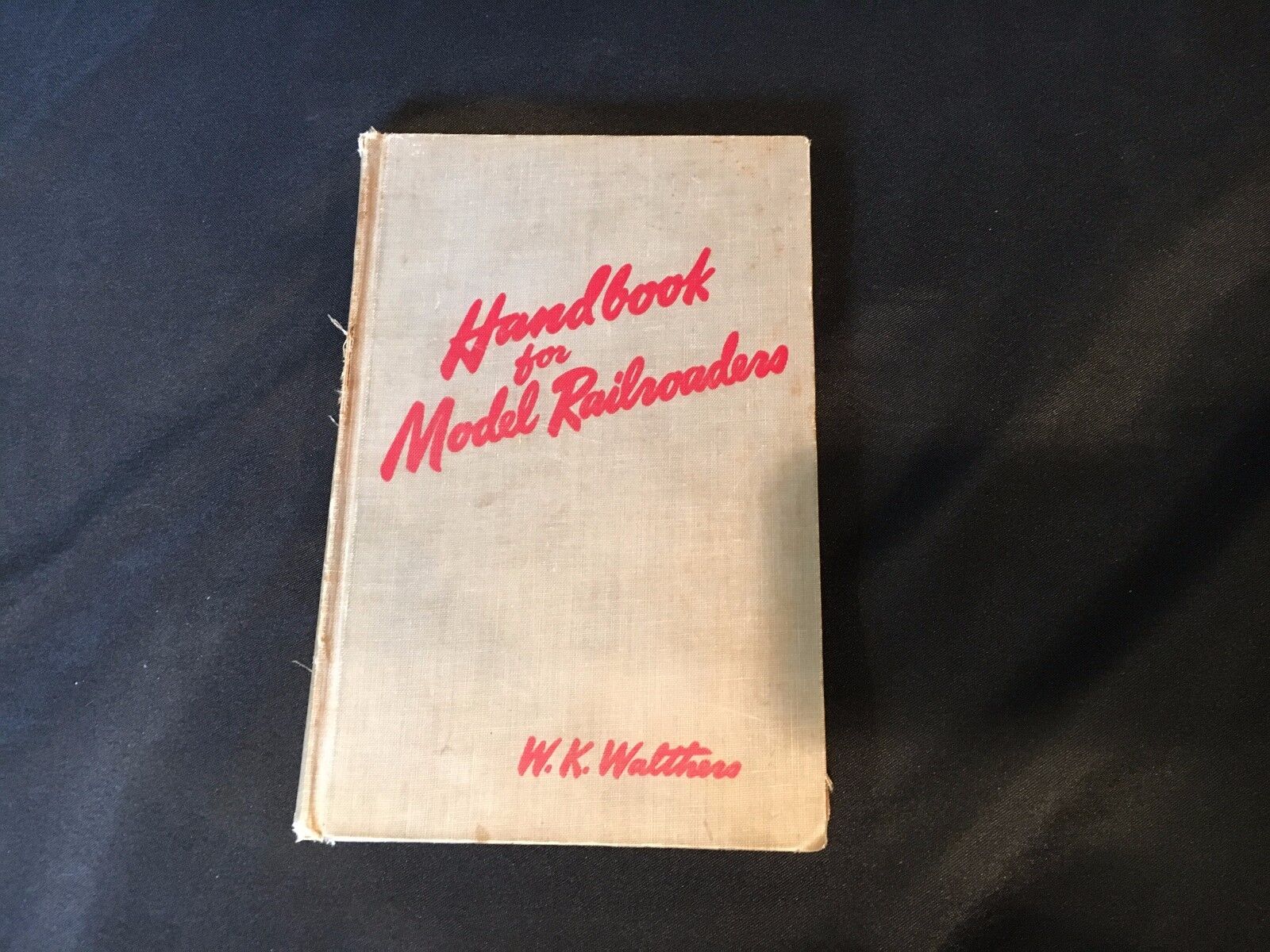 Vintage Handbook for Model Railroaders Walthers Information On Building Railroad