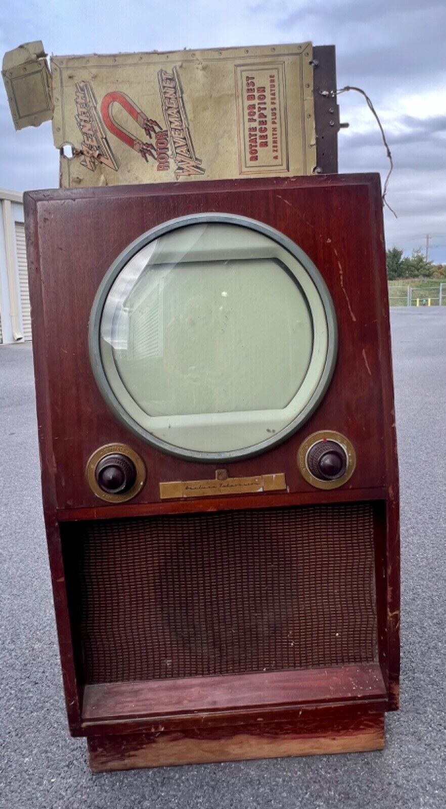 1950’s Airline Television tv w antenna television set round screen Estate Find