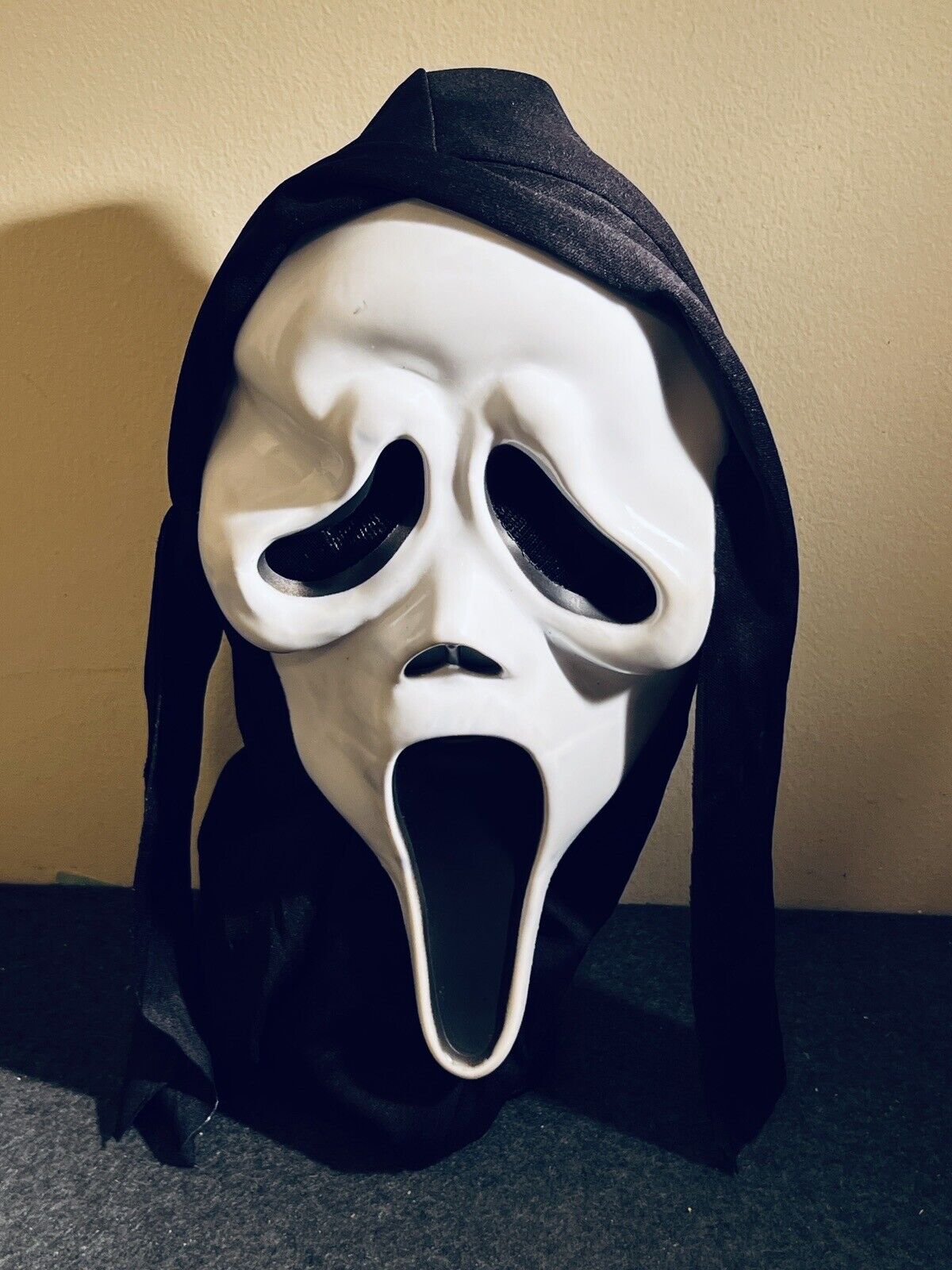 Vintage Scream Ghostface Mask 023168392060