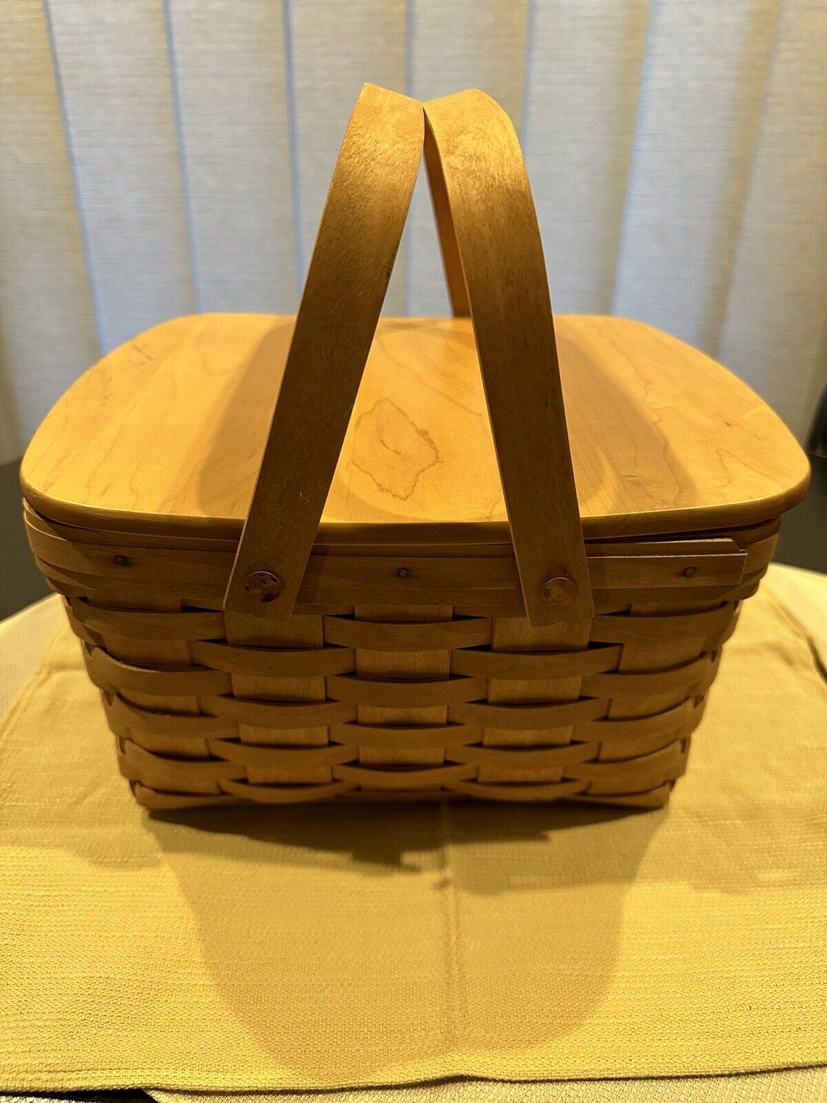 Longaberger 1998 Cake Basket with Swing Handles, Riser & Lid In Good Condition