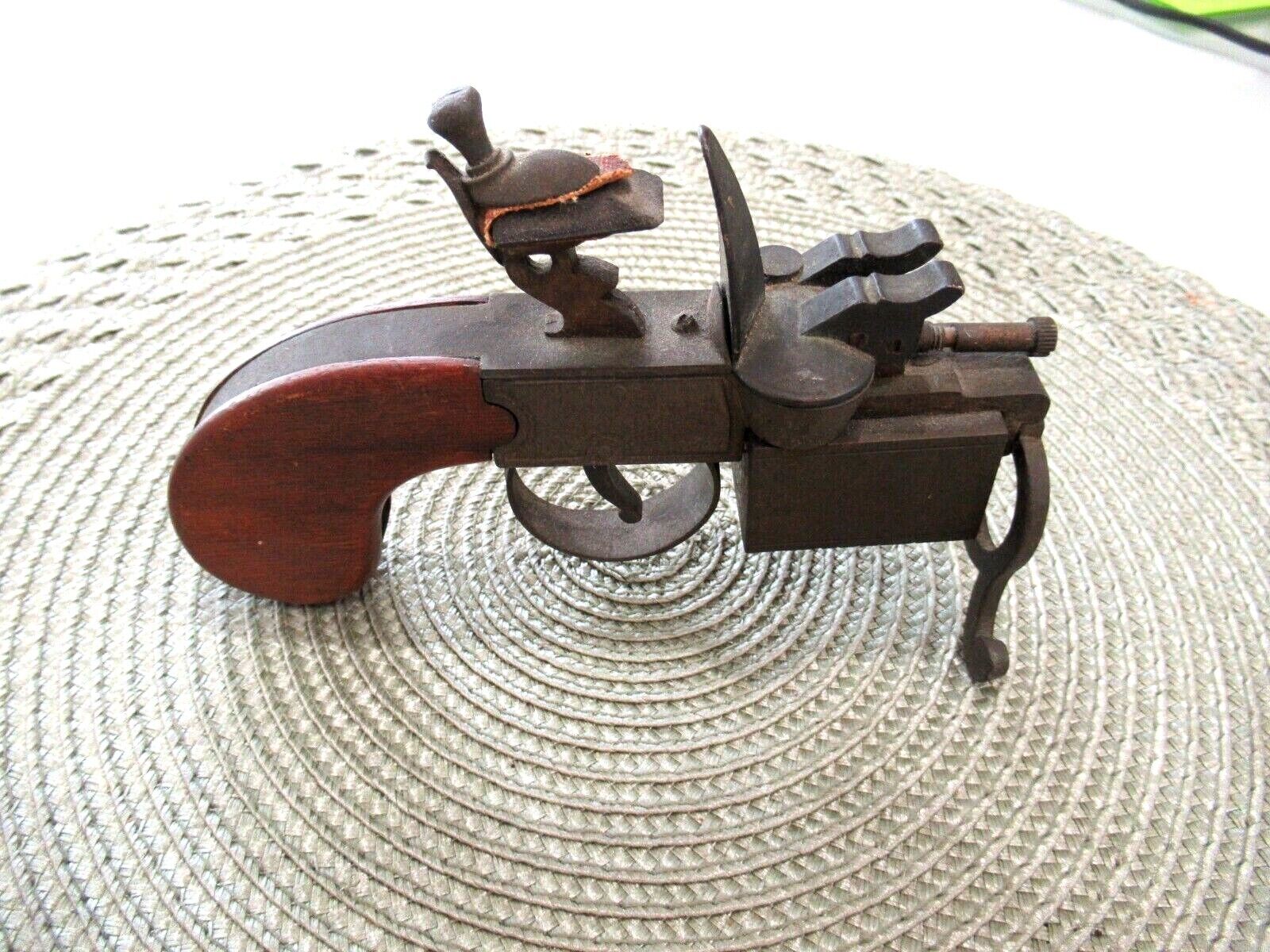  Vintage Dunhill Tinder Pistol Gun Shaped Table Lighter USA L8.22