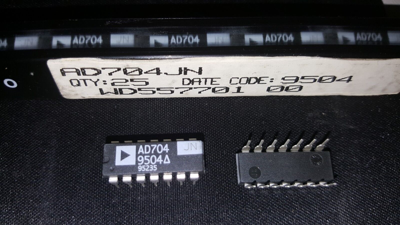2x ANALOG DEV. AD704JN , IC Operational Amplifier, 4 Func , 250uV  , PDIP-14