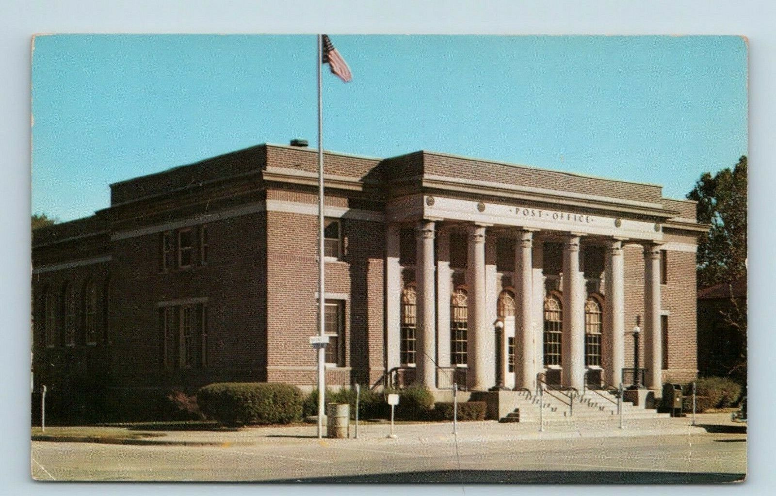 Grinnell Iowa Post Office Street View Mailbox Flag Vintage Postcard
