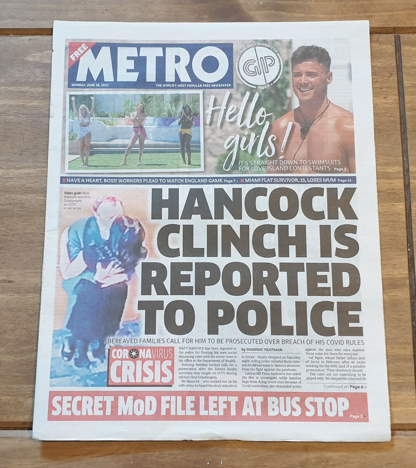 Metro Newspaper - 28th June 2021 - HANCOCK CLINCH IS REPORTED TO POLICE - Virus 