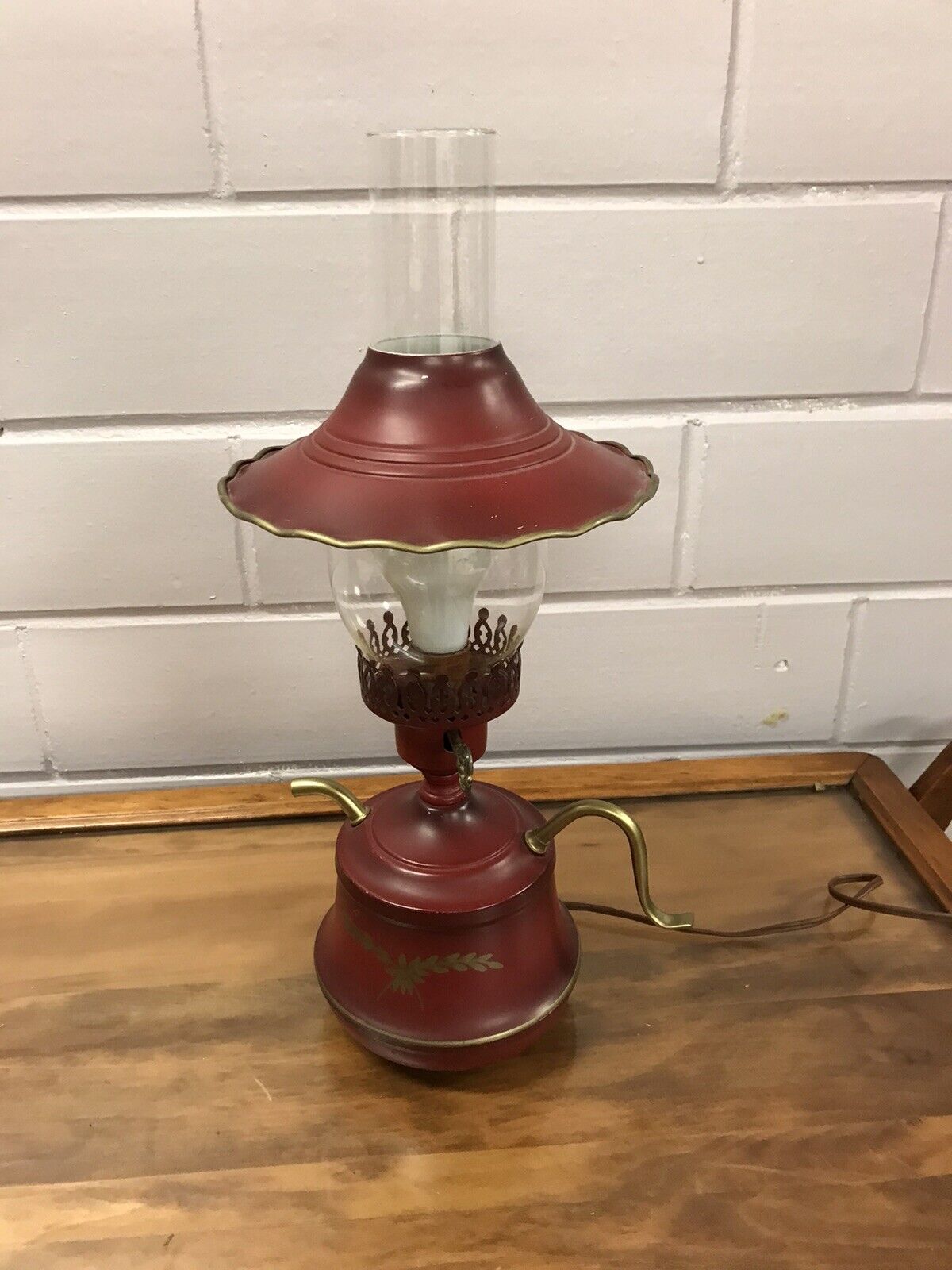 VINTAGE BURNT RED TOLE TEA KETTLE  HURICANE LAMP 17 1/2” TALL  BEAUTIFUL WORKS