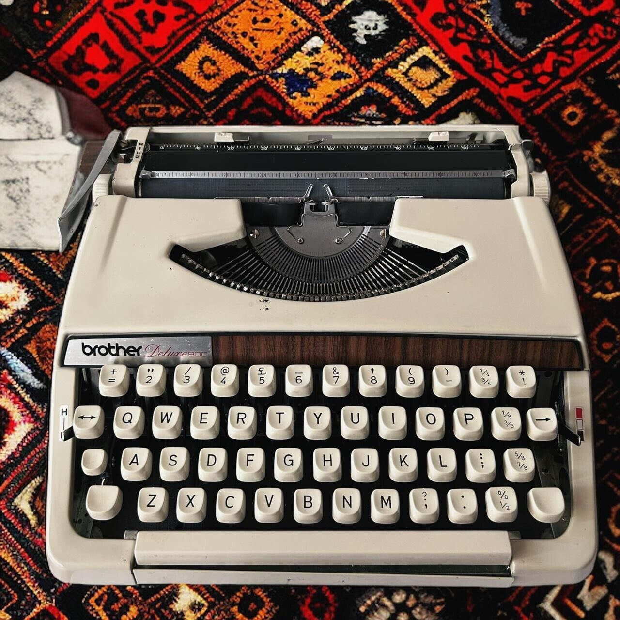 Vintage 1970s Brother 900 Typewriter