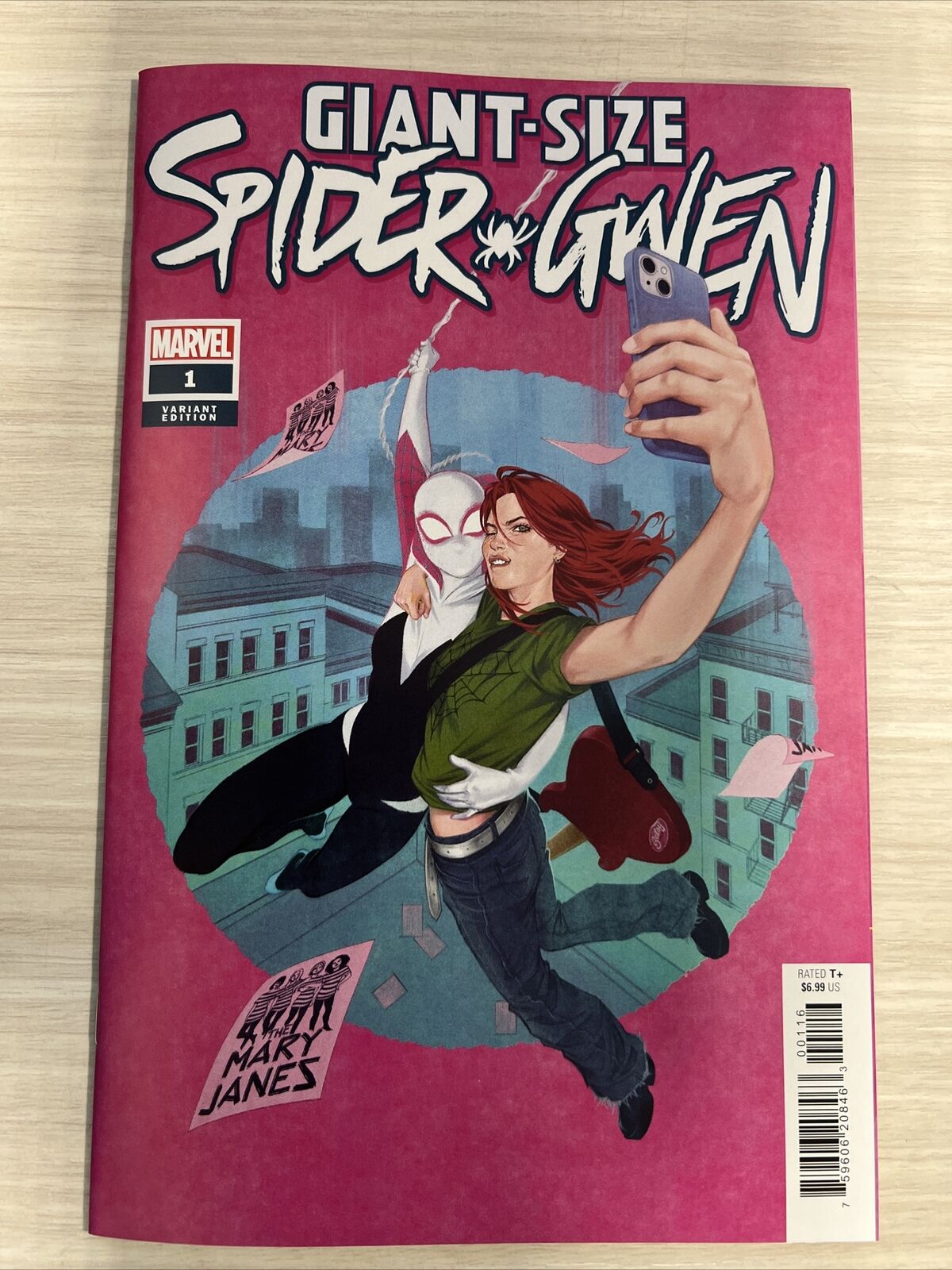 Giant-Size Spider-Gwen #1 1:25 Betsy Cola Variant Marvel Comics 2024